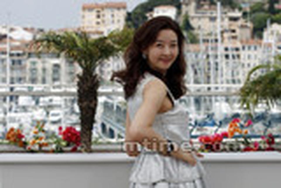 女演员宋善美清新亮相