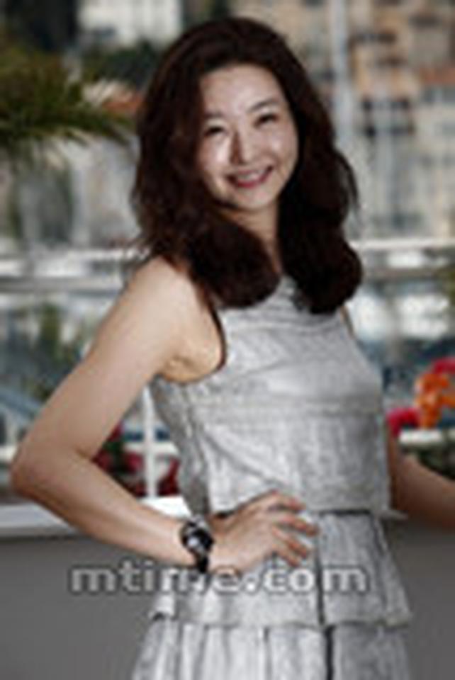 女演员宋善美清新亮相