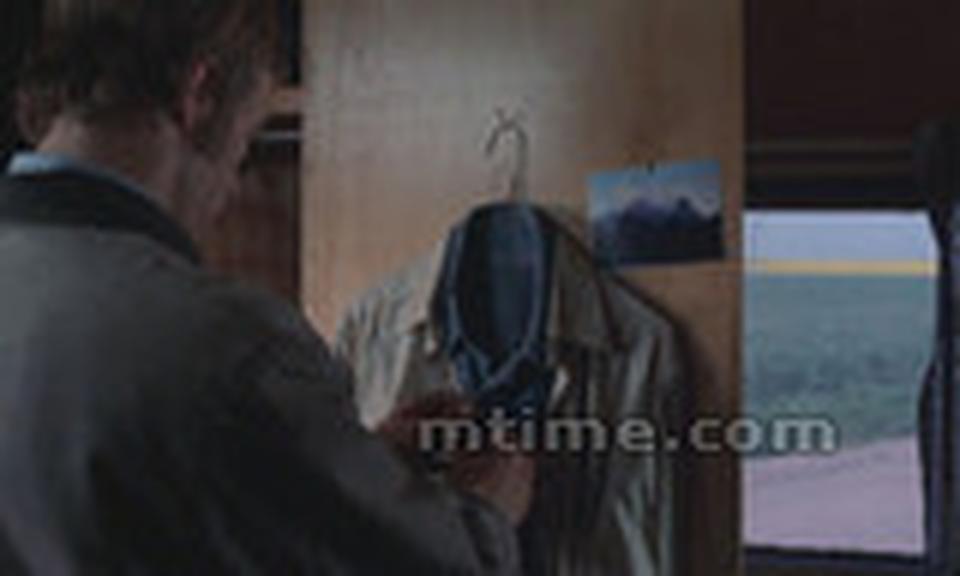 不折不扣的同志电影的里程碑之作,2005年曾轰动世界。每个人心中都有一座断背山。李安含蓄隽永的掌镜,让一段回肠荡气的同性爱情升华到了极致。《断背山》讲述的不是性,而是爱:一种备受阻碍、最终化为心底悲哀的爱。拥裹血迹的牛仔衬见证的是两个男人间生死契阔的爱与柔情。