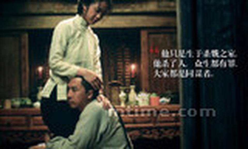 《武侠》这部影片，其实是分了上下两段两个故事，上段以侦探徐百九的眼来破一宗见义勇为杀人案件之谜，而下段则是在描写见义勇为的退隐杀手刘金喜背后的故事。《武侠》并不是一部真的要跟观众深层次探讨“何为武、何为侠”的武侠片，而是在讨论人之罪，究竟是由一人引起，还是环境、社会的错，究竟是一人有罪，还是人人都有罪的问题。事实上影片的原名《同谋者》比《武侠》二字更适合本片。 ■更多台词  ：“人性是不可信的，只有法和物质才可以相信。”