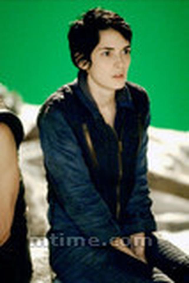 △出处:《异形4》(Alien: Resurrection,1997)△名号:考尔△扮演者:薇诺娜·赖德