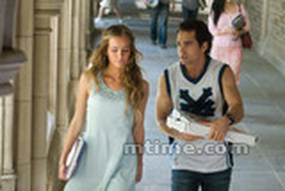 △出处:《变形金刚2》(Transformers: Revenge of the Fallen,2009)△名号:爱丽丝△扮演者:伊莎贝尔·卢卡斯