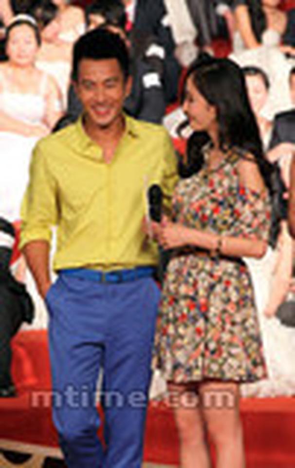 《HOLD住爱》首映 杨幂、刘恺威秀亲密