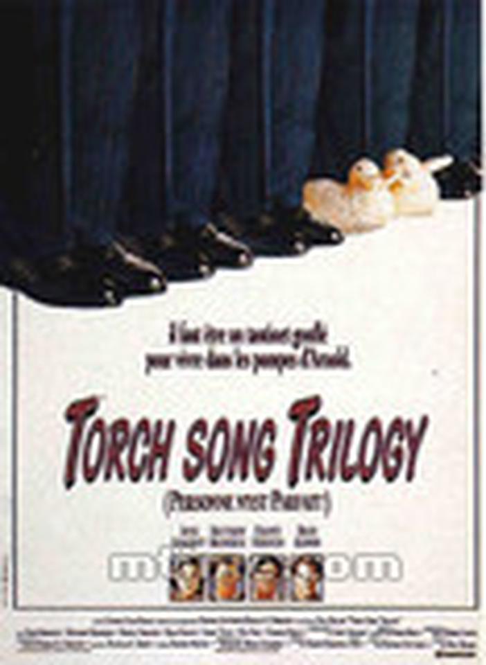 2010年投票排名: 14 主演: H哈维·费斯特恩、安妮·班克罗夫特、马修·布罗德里克 剧情简要: Amold从小就喜欢偷穿妈妈的高跟鞋,偷擦妈妈的化妆品,长大后个性害羞,在夜总会表演反串秀。经历了双性恋的初恋情人因转变性取向而宣布分手、第二任男友的意外死亡之后,Amold居然在影片结尾依照两人原来的计划,领养了一个青少年同志... AFTERELTON'S TOP100 GREATEST GAY MOVIES