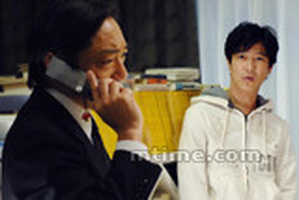 回到电影本身，导演内田贤治从2005出道作《遇人不熟》以来，仅拍摄三部作品，可谓相当低产，但打磨的三部电影，结构都十分精妙有趣，编剧功力了得。本片三位主演堺雅人、广末凉子与香川照之组成的黄金三角组合，演技也得到完全施展的空间，是今年不容错过的一部喜剧代表作。