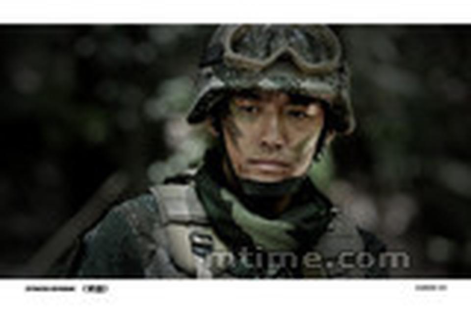由徐纪周执导，姚芊羽、张博、邢佳栋、徐以若、李健等主演的电视剧《战雷》曝光剧照，战争场面震撼。