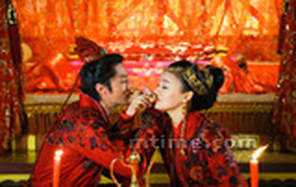 令狐冲与任盈盈大婚
