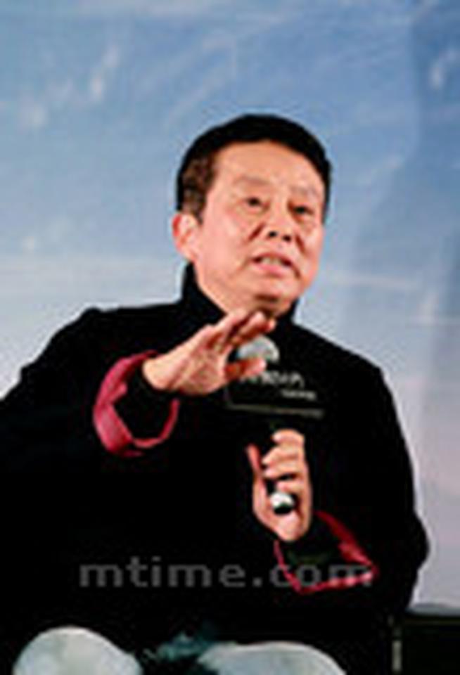 监制黄建新