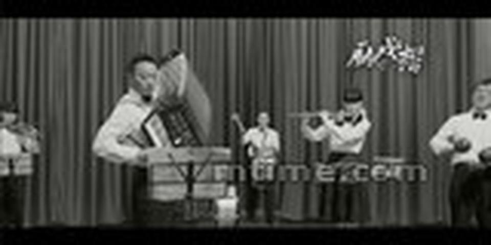 黄渤张涵予刘烨登台表演