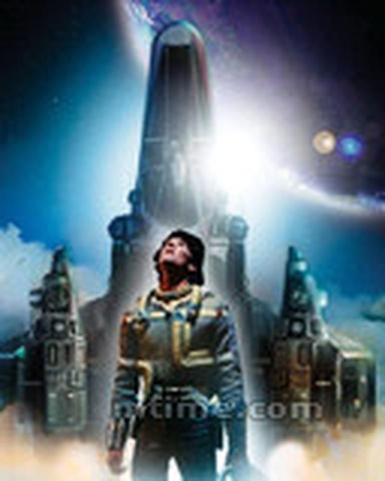 Top15：《最后的星球斗士》(1983） 影史地位：本片是第一部完全用电脑特技（除了结构和爆炸）制作完成的电影。所有太空船、宇宙飞机等的激光射线均由Cray X-MP电脑合成。同时还少有的结合了游戏元素，星际政治理论于一体，成为一部奇趣性极强的GEEK科幻电影。 太空冒险者：乡下少年亚当因为高超的电玩射击技巧而被星际联盟招募成唯一来自地球对抗邪恶敌人的飞行战士，在通过一系列与各个外星种族朋友们的磨合后，通过严格的训练与自我突破，亚当终于成长为一名优秀的星空战士。 最赞太空场景：与早期空战游戏元素相结合，片中出现了大量极具怀古未来主义风格的载具设计，而太空空战场面更是与一些经典游戏的界面相类似，构成了一定程度上的多维互动。