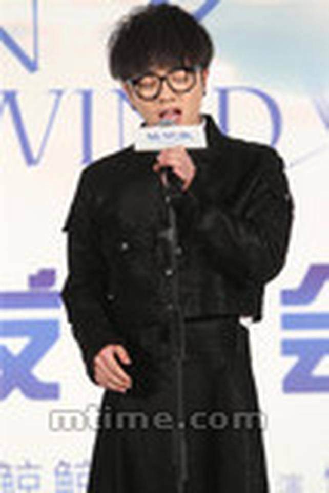 华晨宇献唱