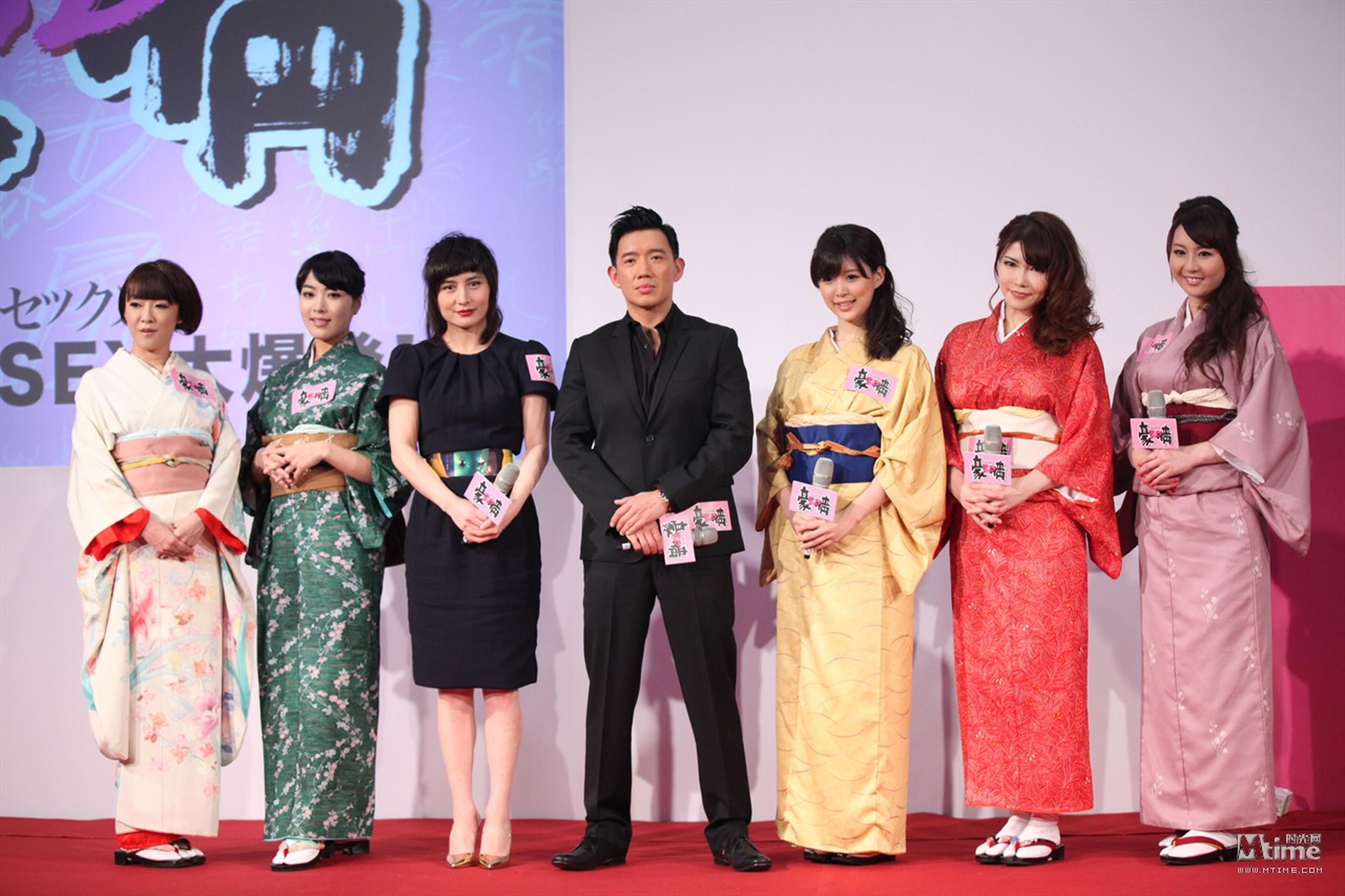 主演大合影