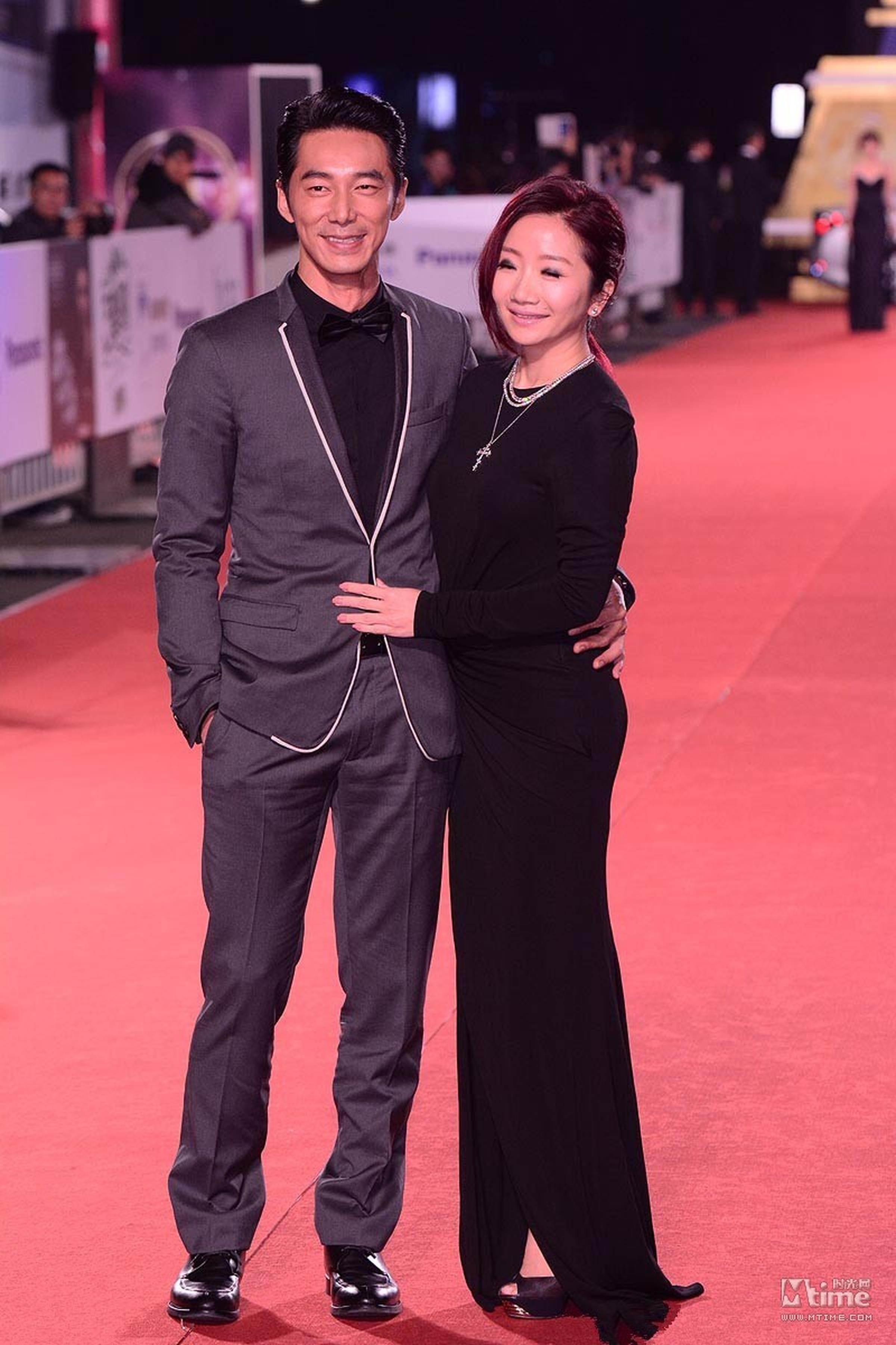 陶晶莹&李李仁，年龄差：5岁。美女配野兽，那帅哥配啥？