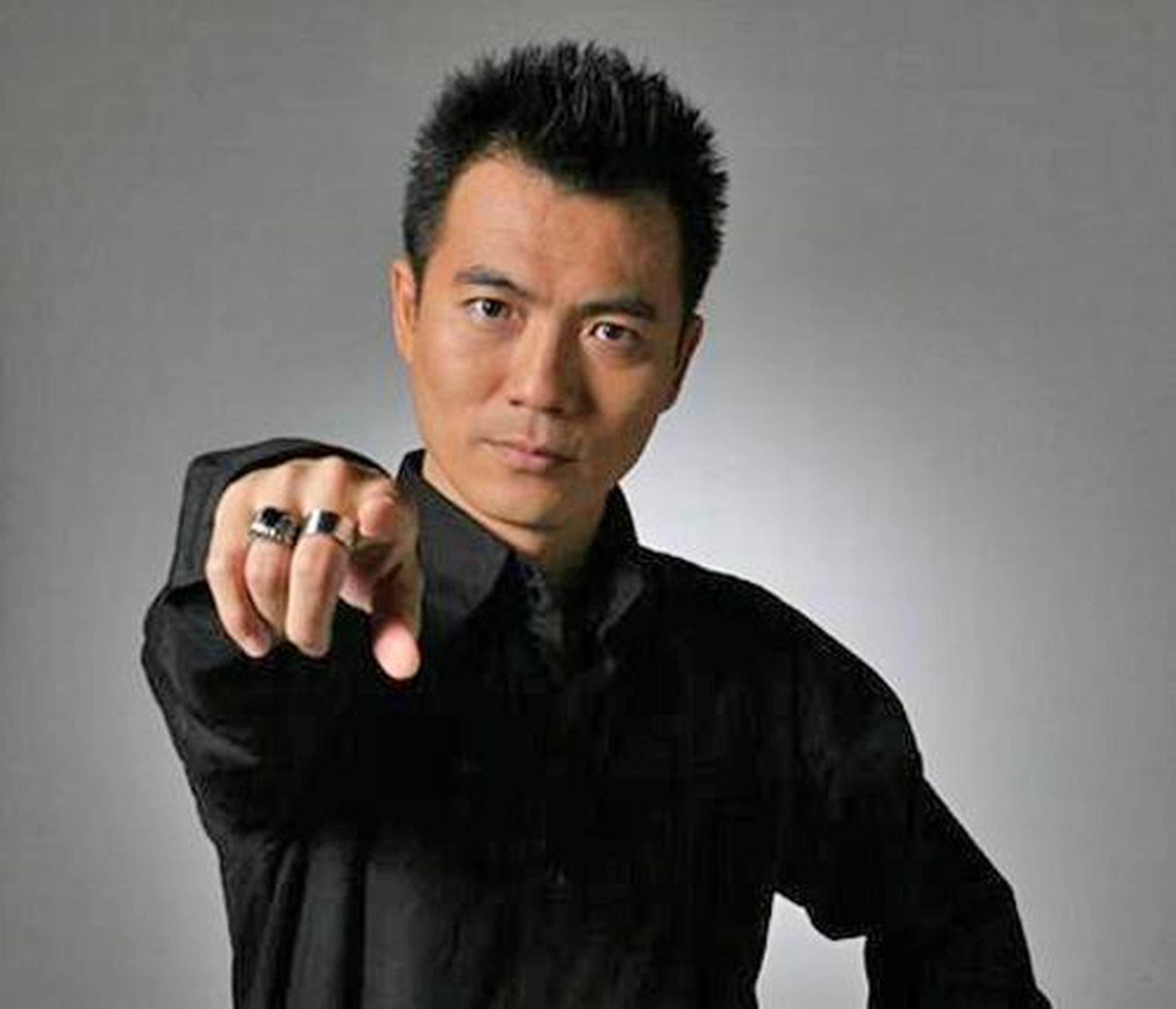 黄健翔2006年解说风波之后就离职央视，目前混迹于各大地方卫视和网络媒体。