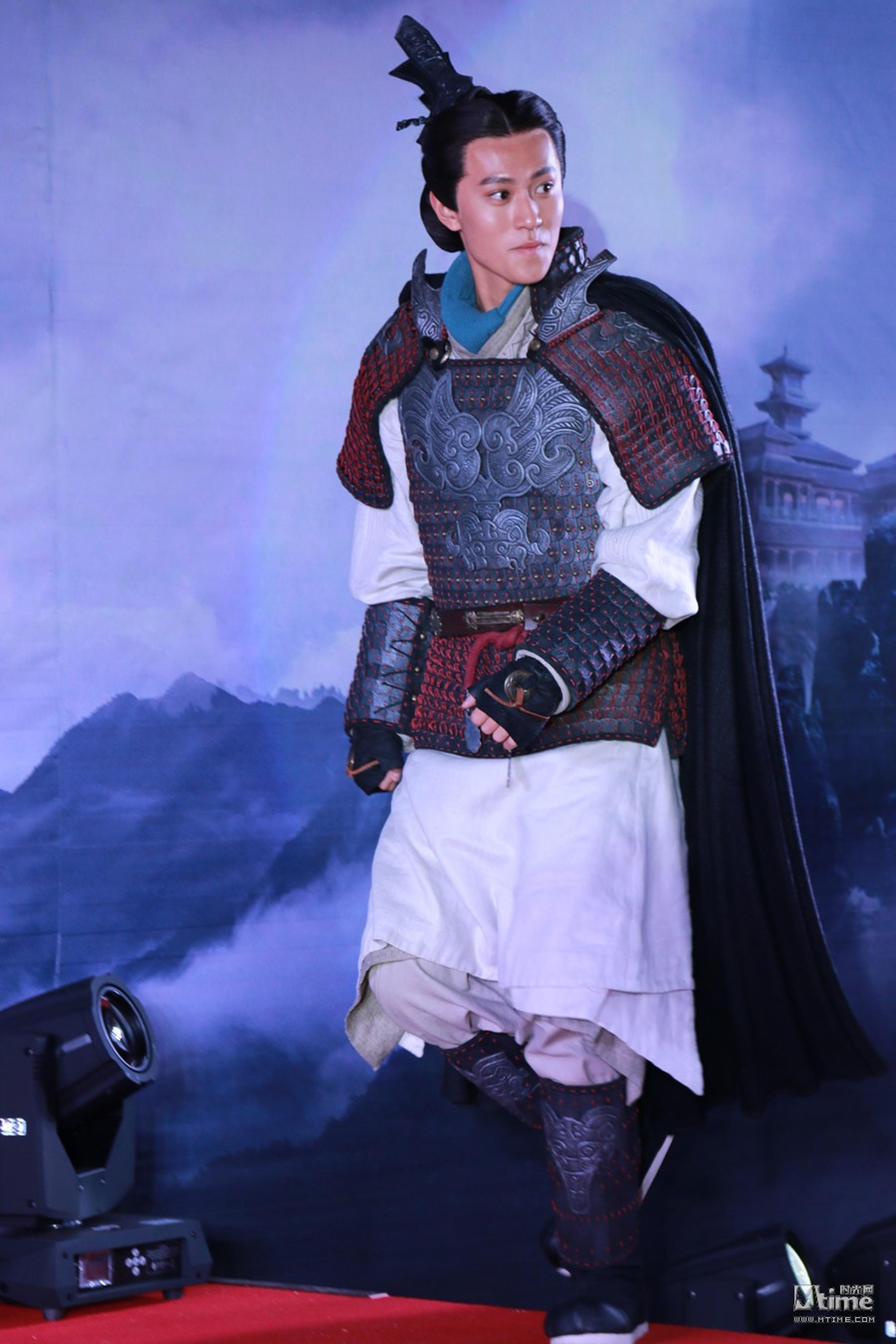 秦俊杰饰演项羽