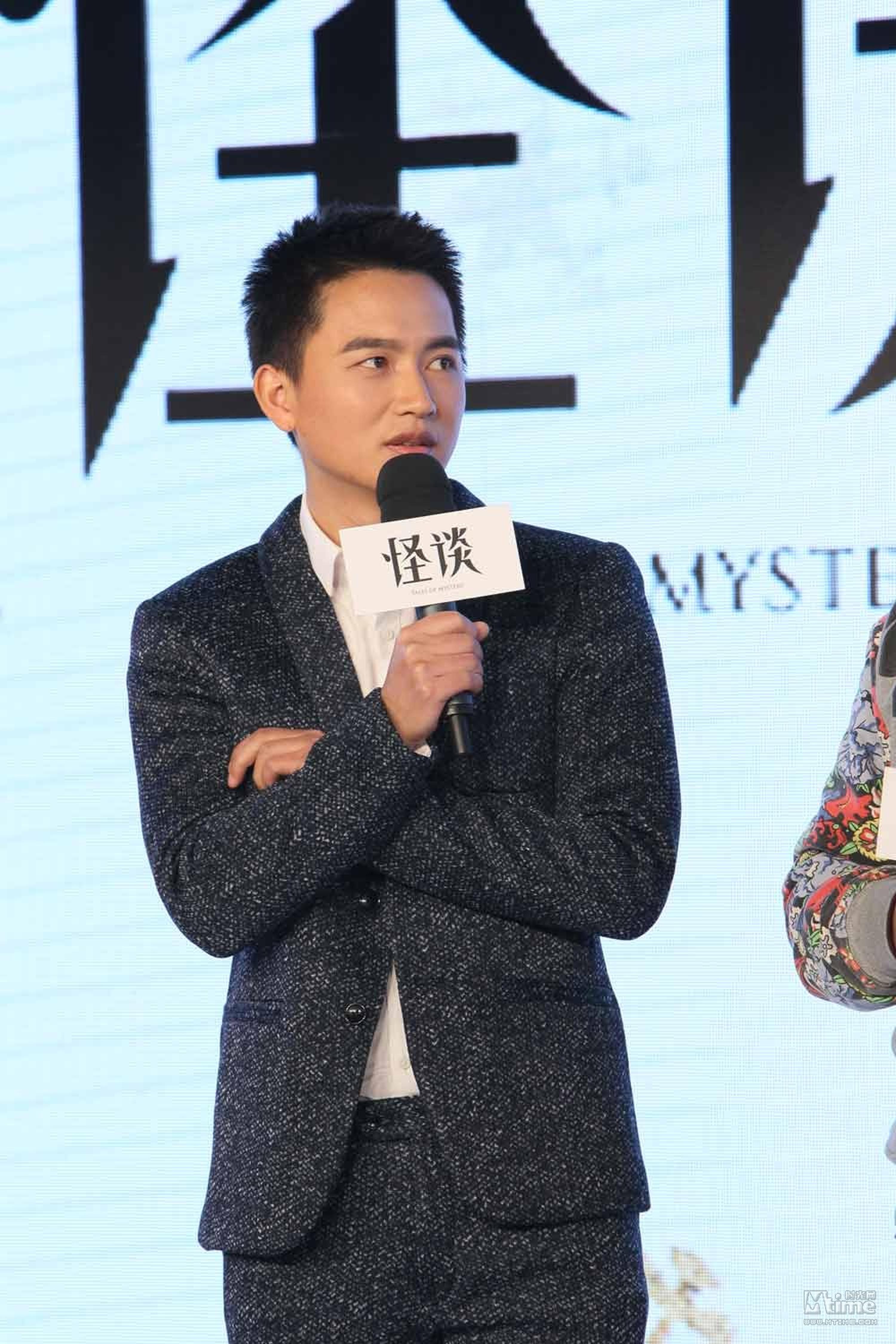 文艺小生吕聿来在片中饰演一名“喜欢偷窥”的人