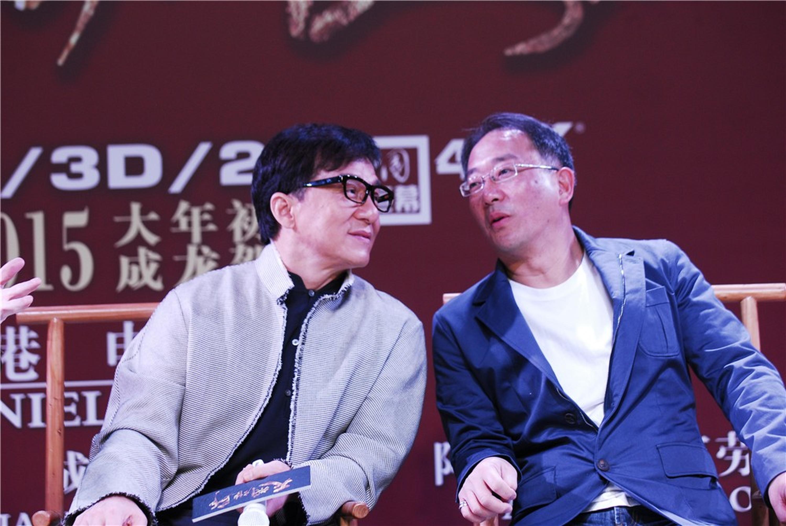 成龙与导演李仁港。