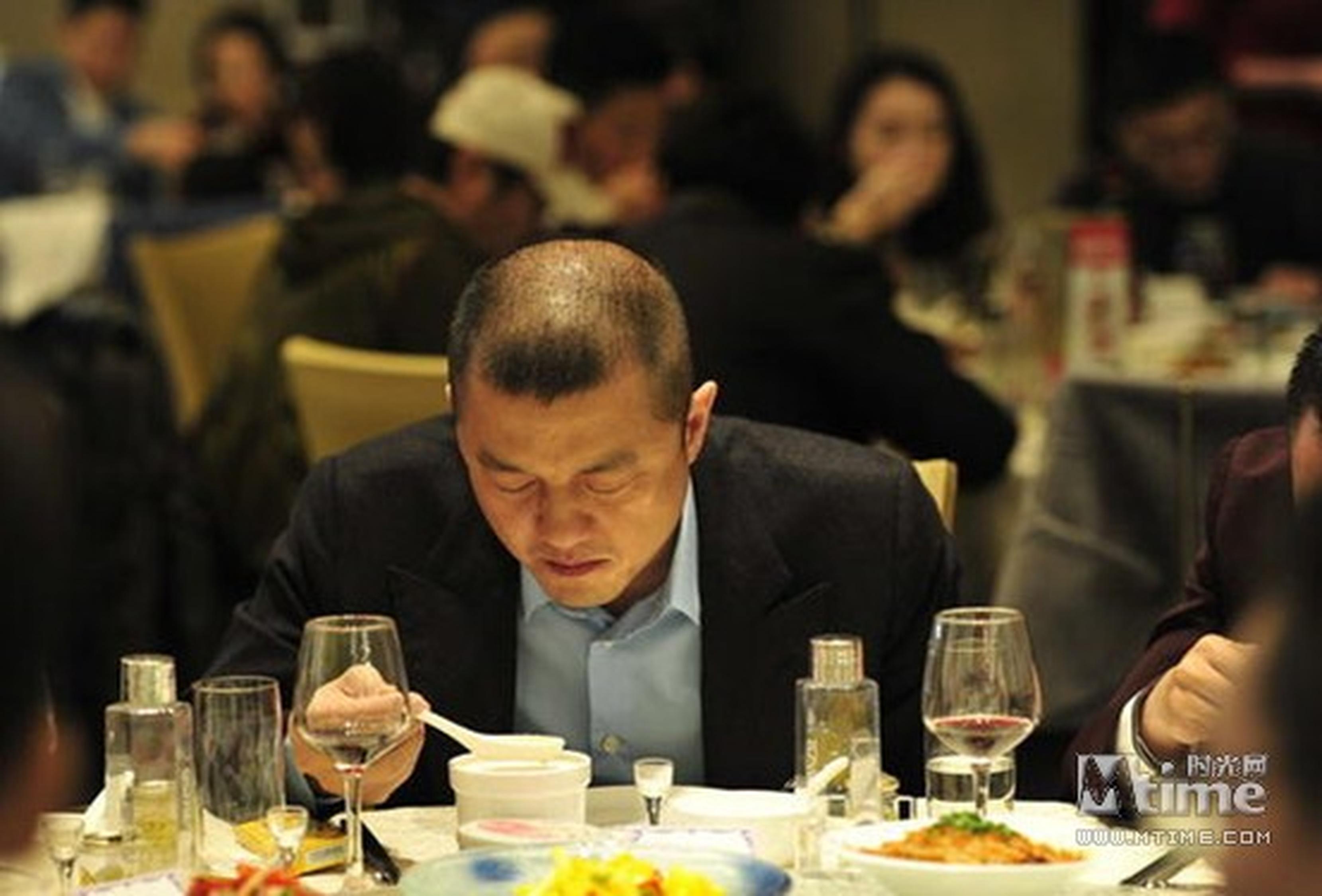 李亚鹏出席好友王景春婚礼
