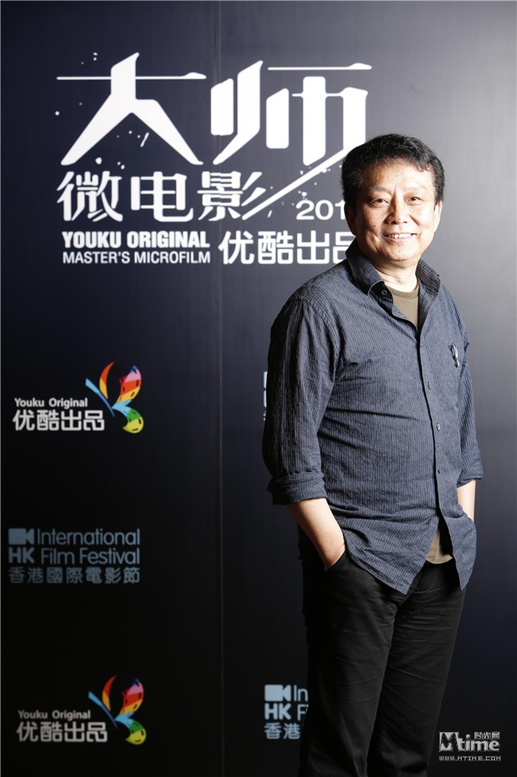 黄建新