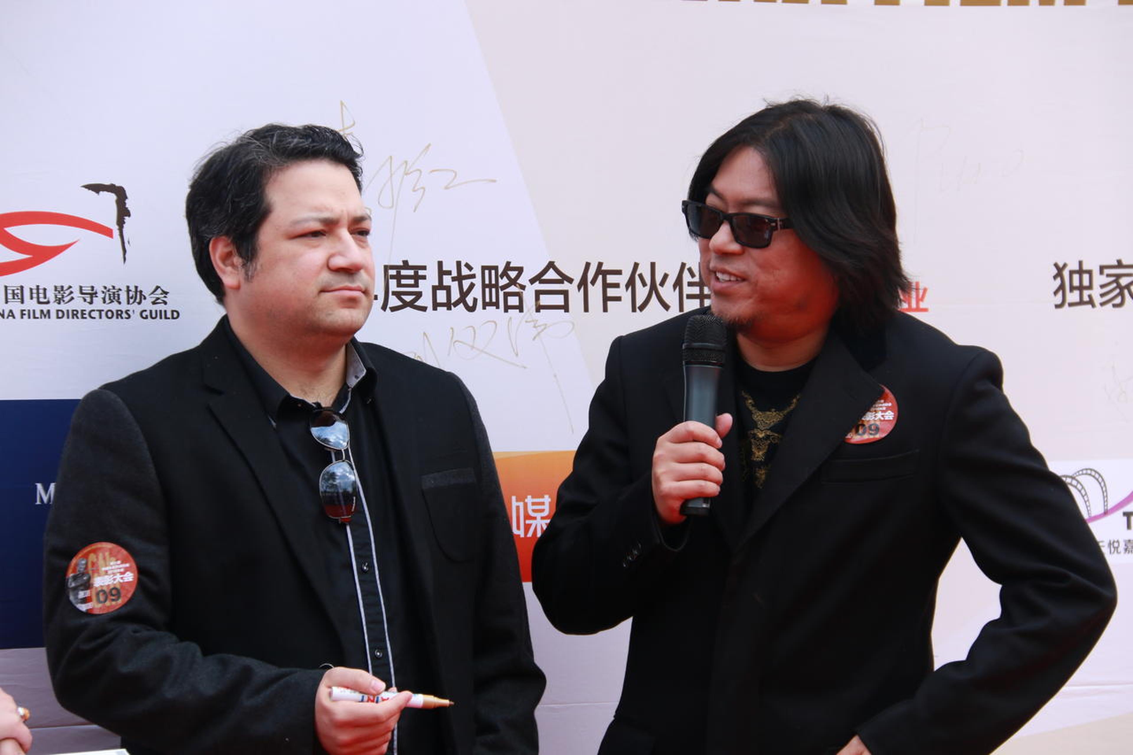 伍仕贤导演与高晓松导演。