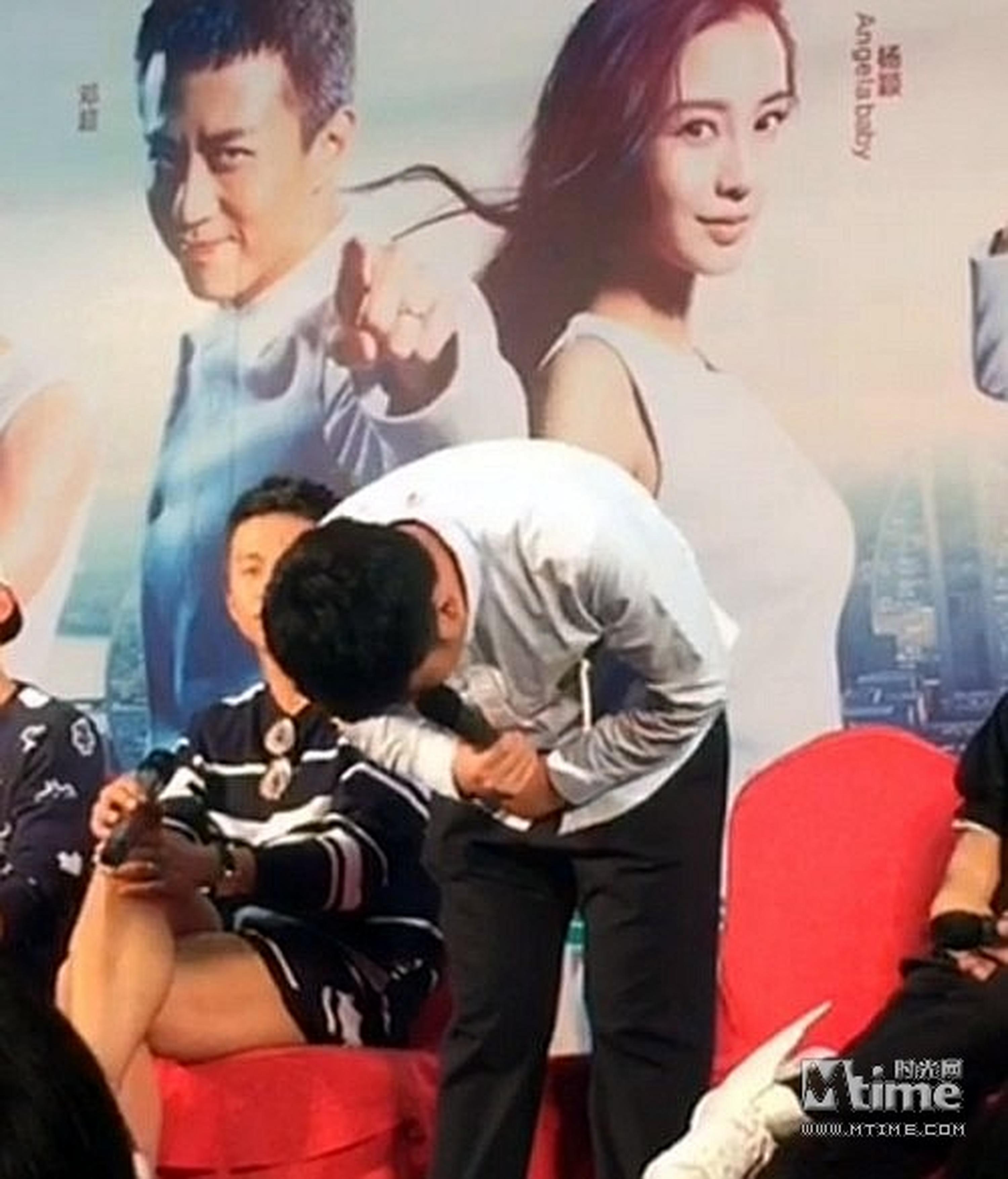 陈赫鞠躬道歉