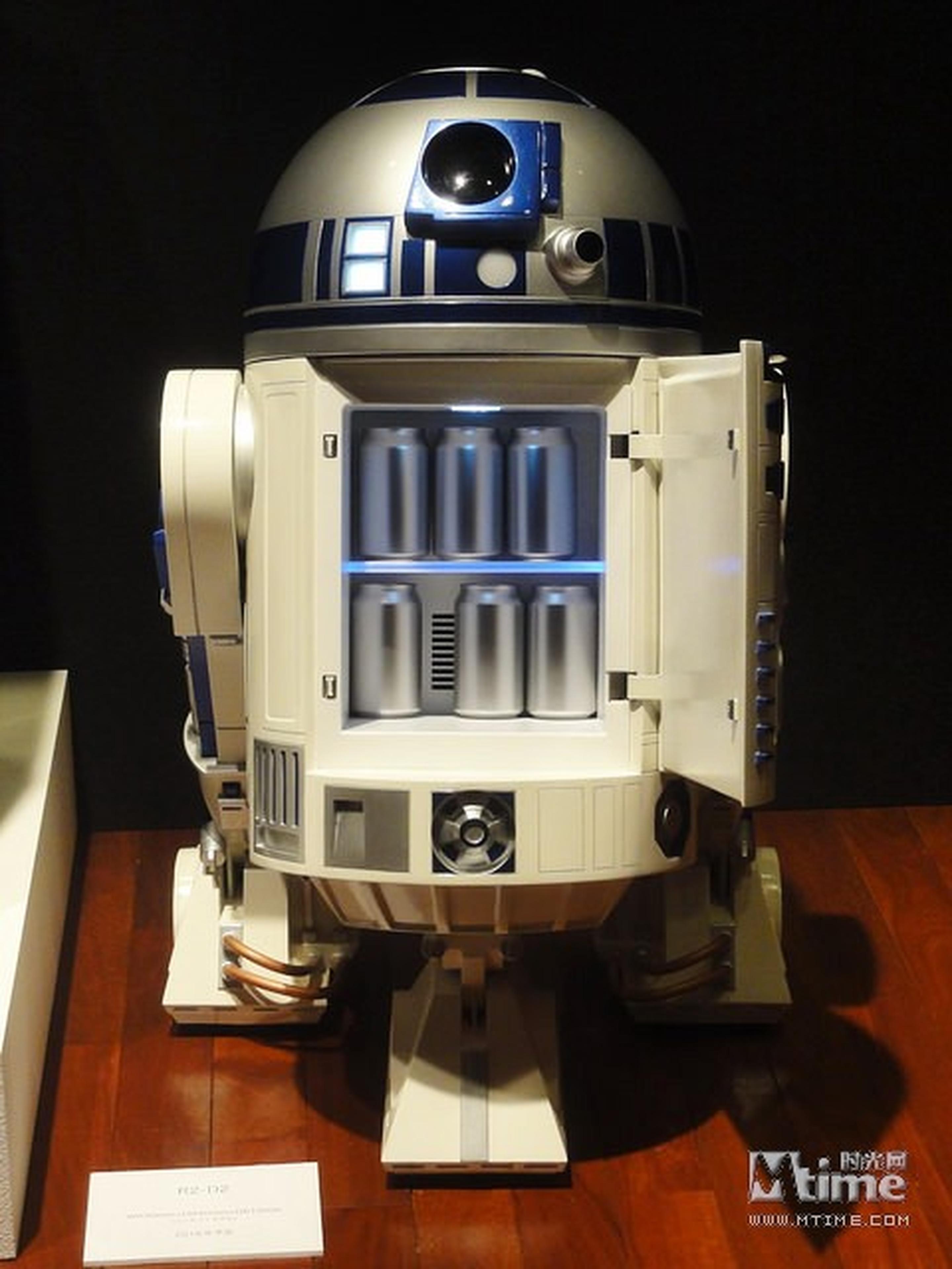 R2-D2机器人变身可行走式冰箱