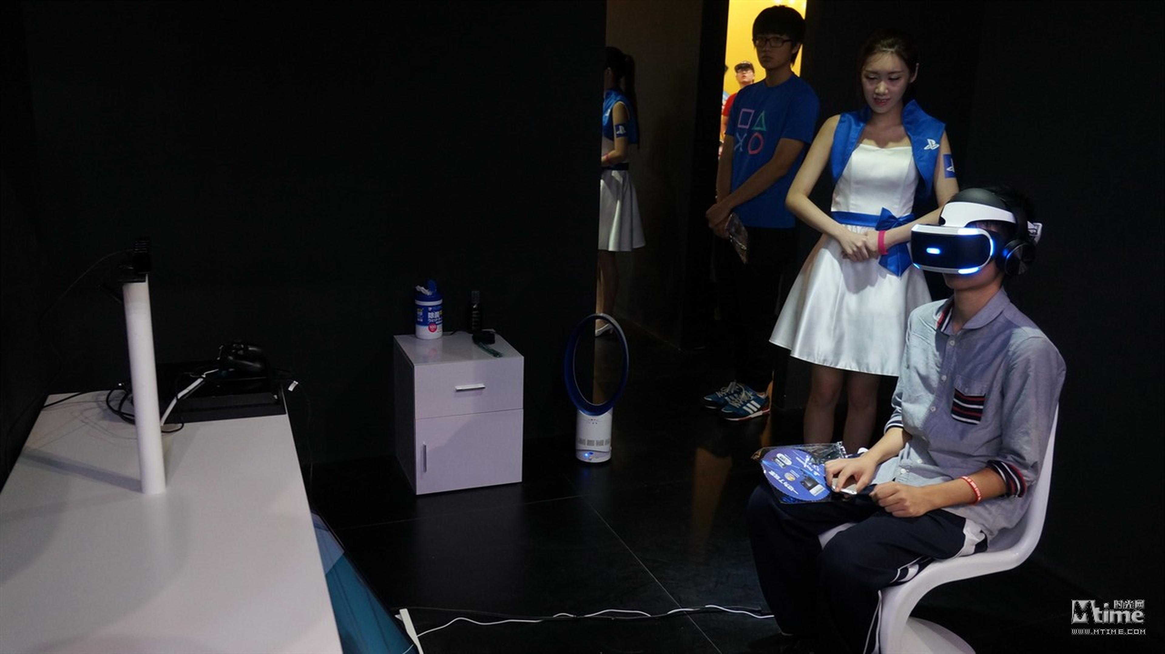 索尼虚拟现实头盔Project Morpheus体验区