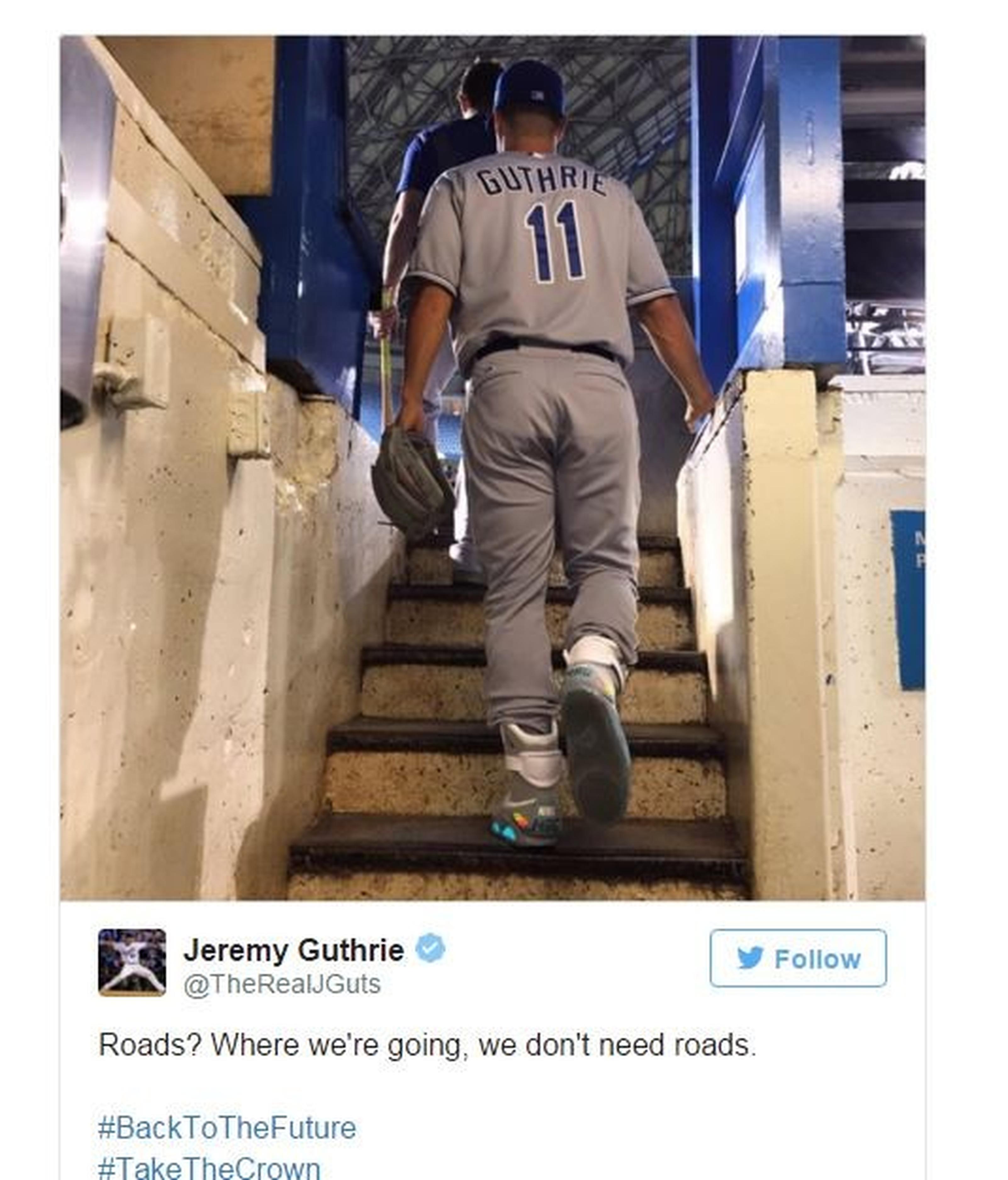 美国职业棒球大联盟（MLB）季后赛正酣，堪萨斯皇家队投手Jeremy Guthrie在第五战前穿电影中的nike战靴，可惜当天比赛他们输给多伦多蓝鸟，但总比分3比2领先。