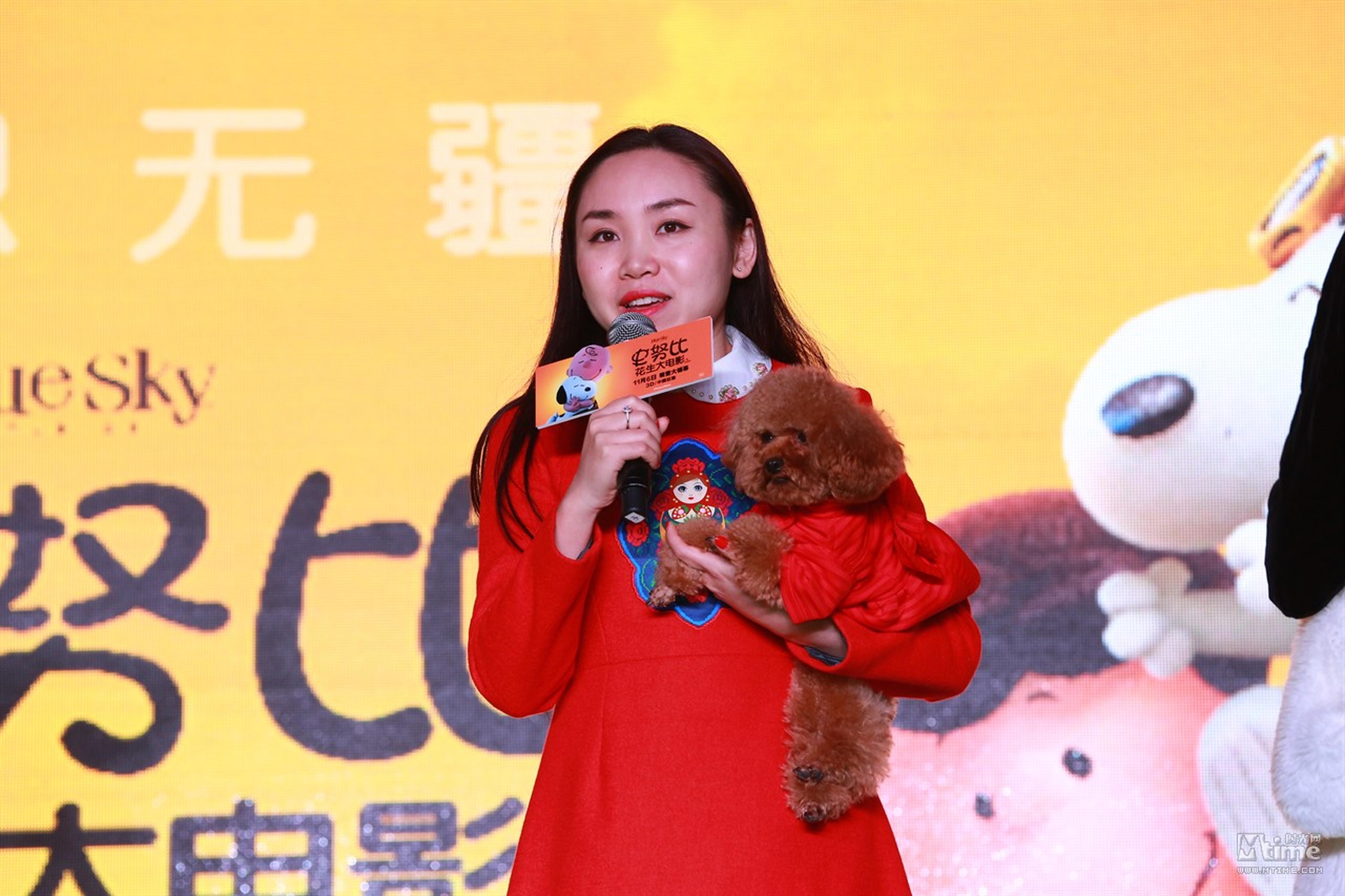 二十世纪福斯中国区市场总监申慧携自己的爱狗参加活动
