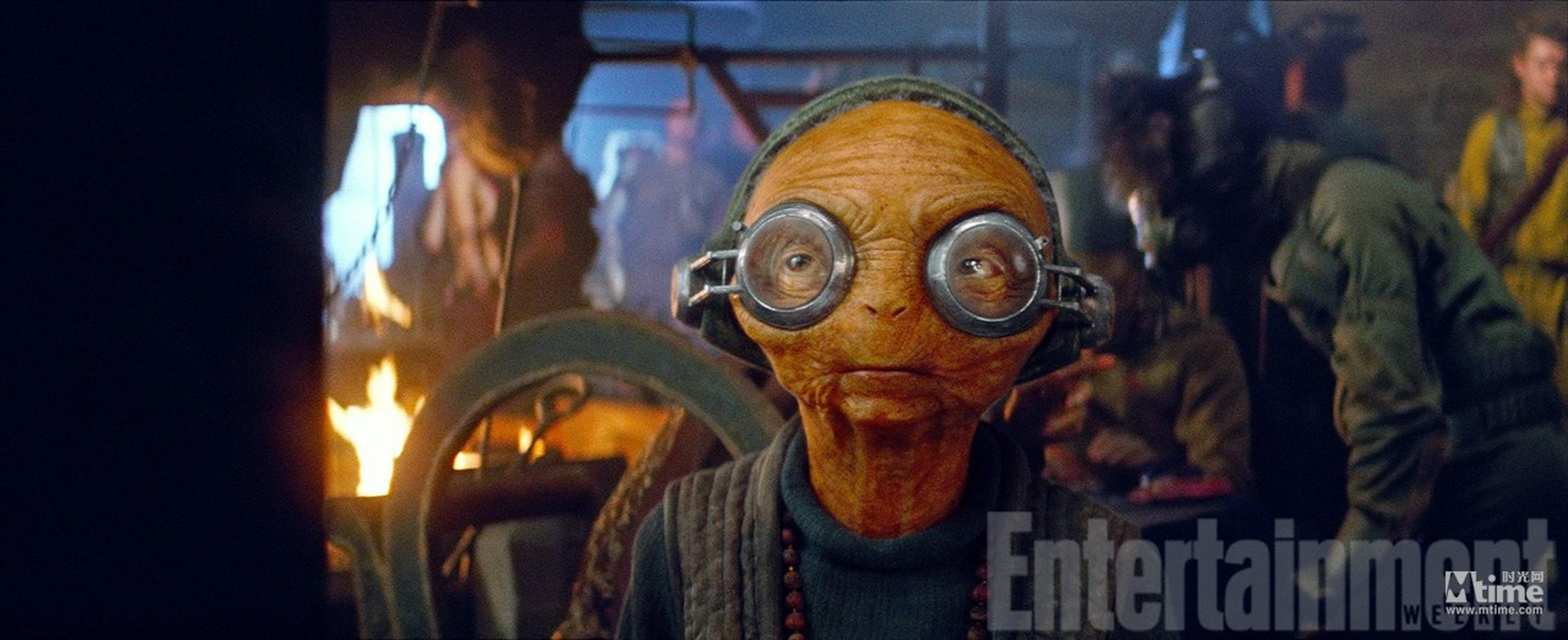 露皮塔·尼永奥饰演的千岁海盗Maz Kanata