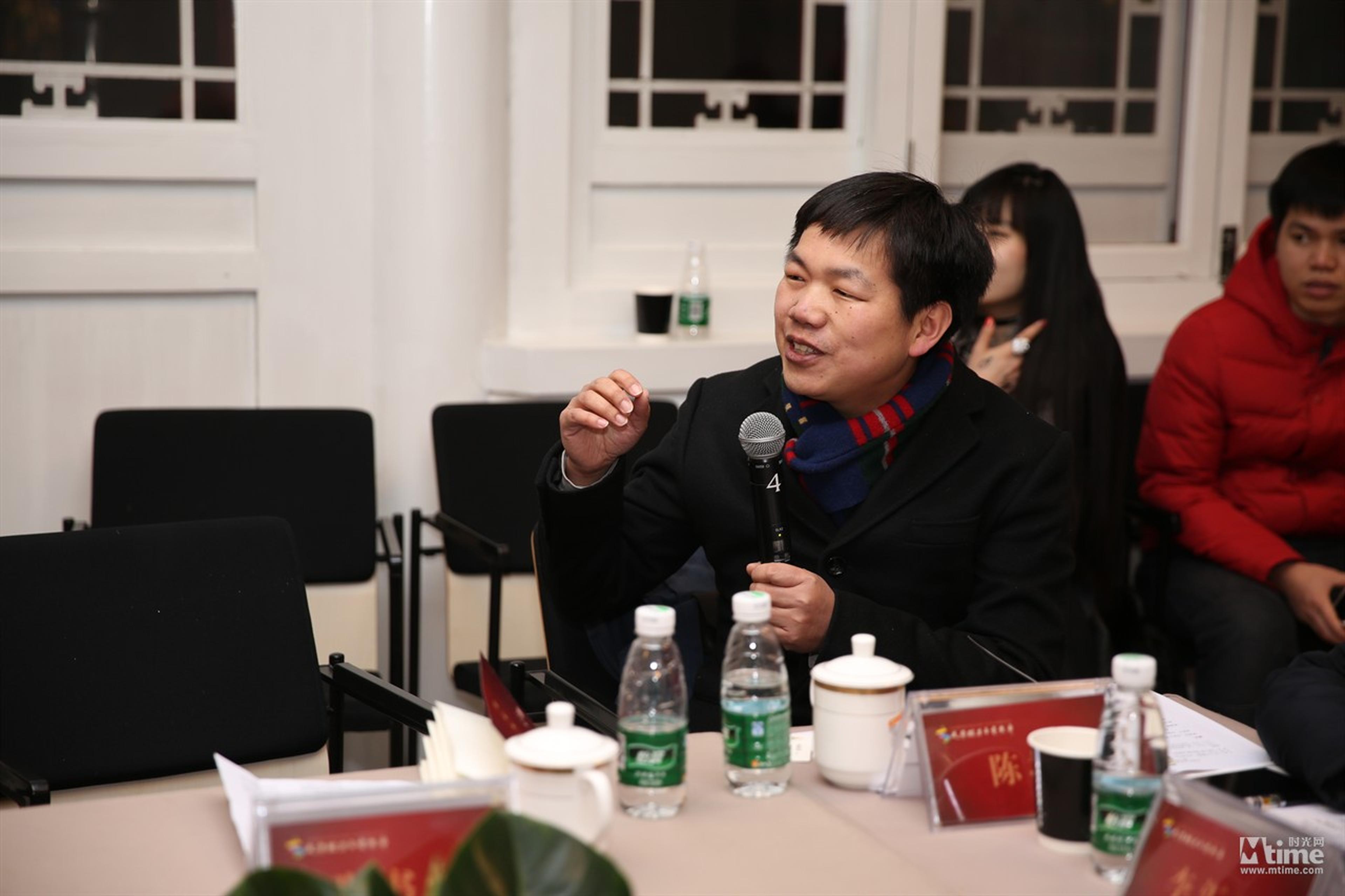 北京大学影视艺术系副教授陈均