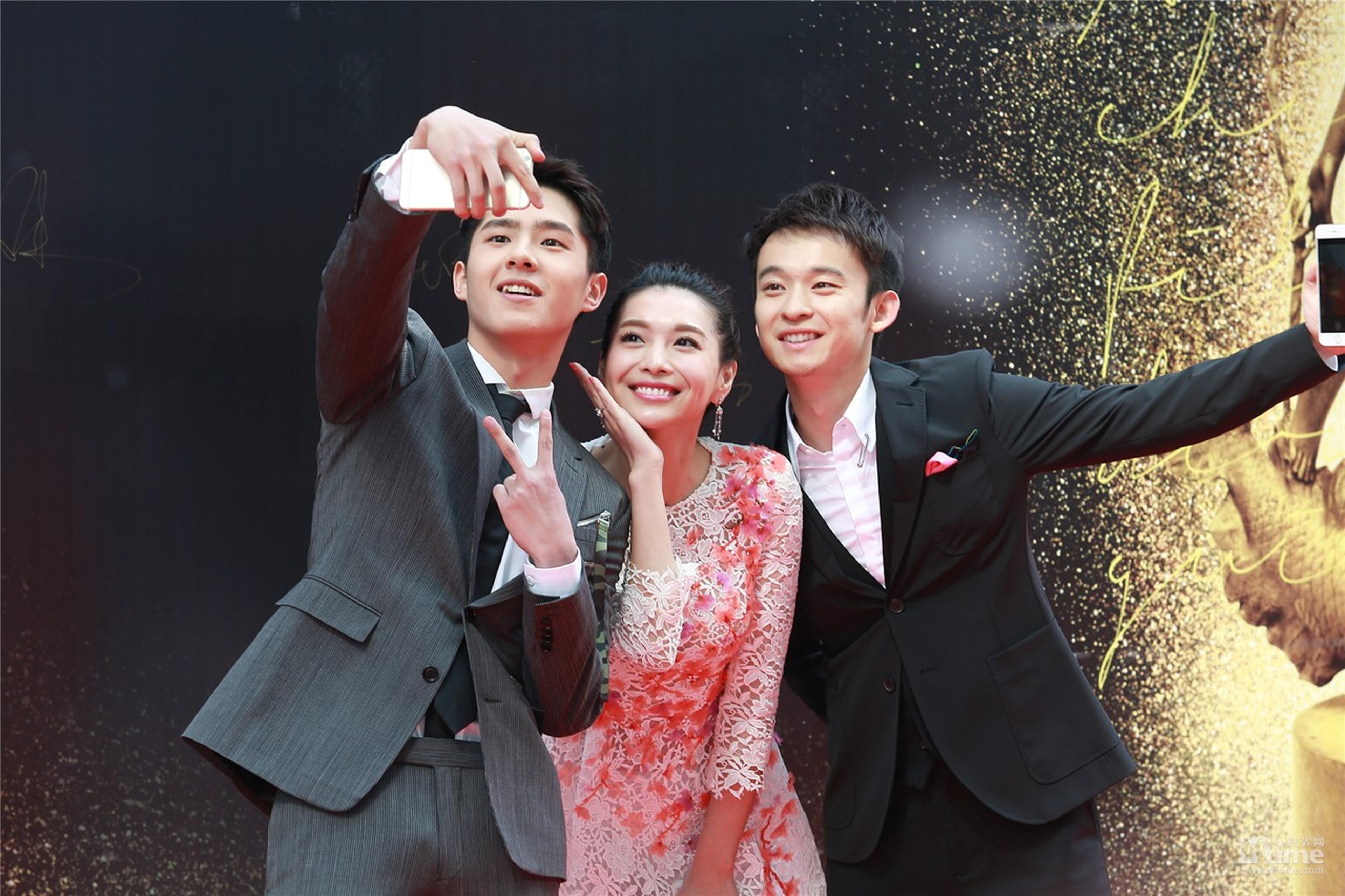 主持人：刘昊然、栗坤、董子健