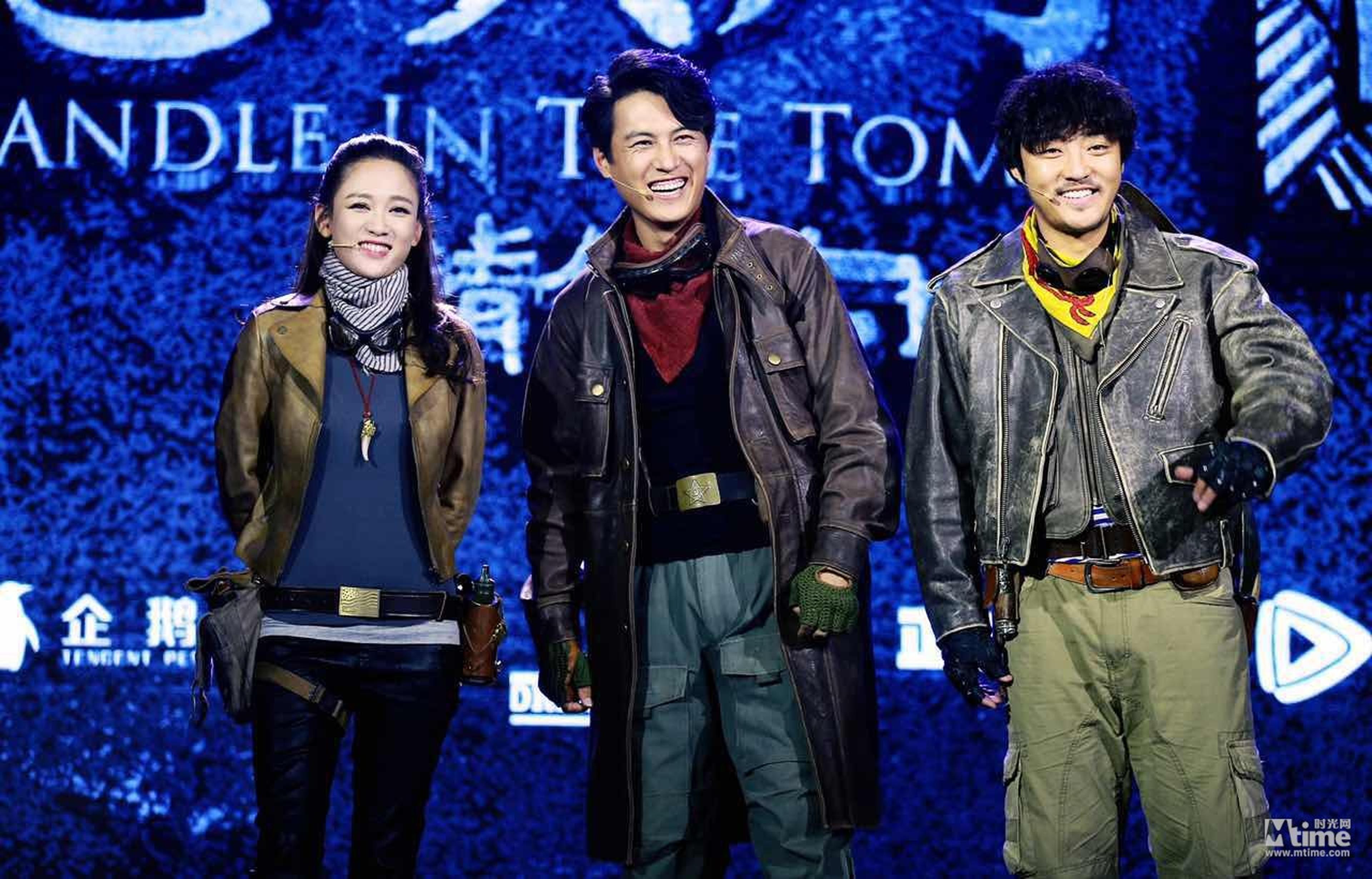 几位主演透露，剧组的成本非常高，一直是行进中拍，“一个场景拍完，废掉了，再往前进，下一个又废掉了，再往前进……完全没有歇戏的地方。”在沙漠里每天吃沙吃苦，但都很值得。