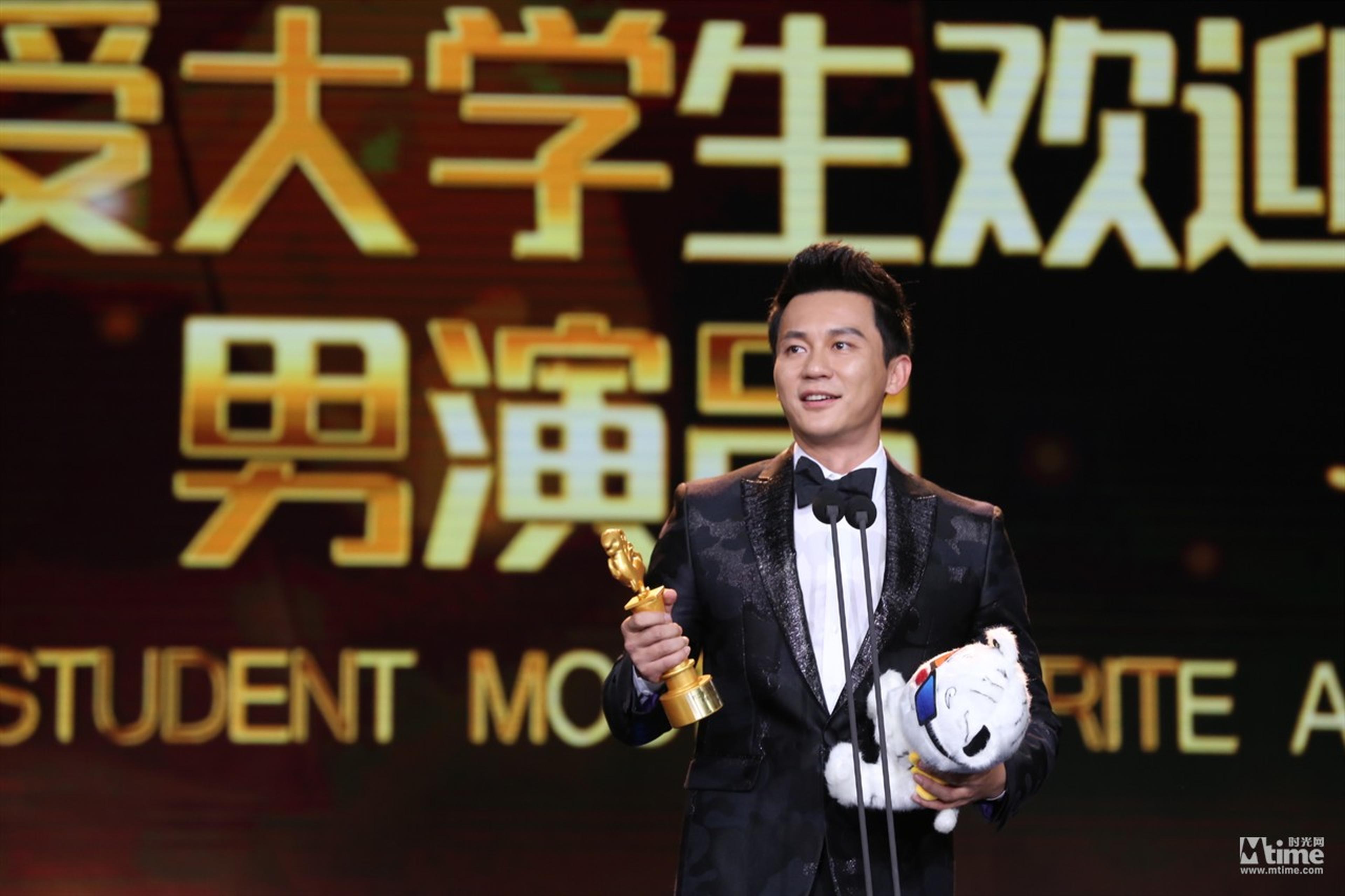 李晨