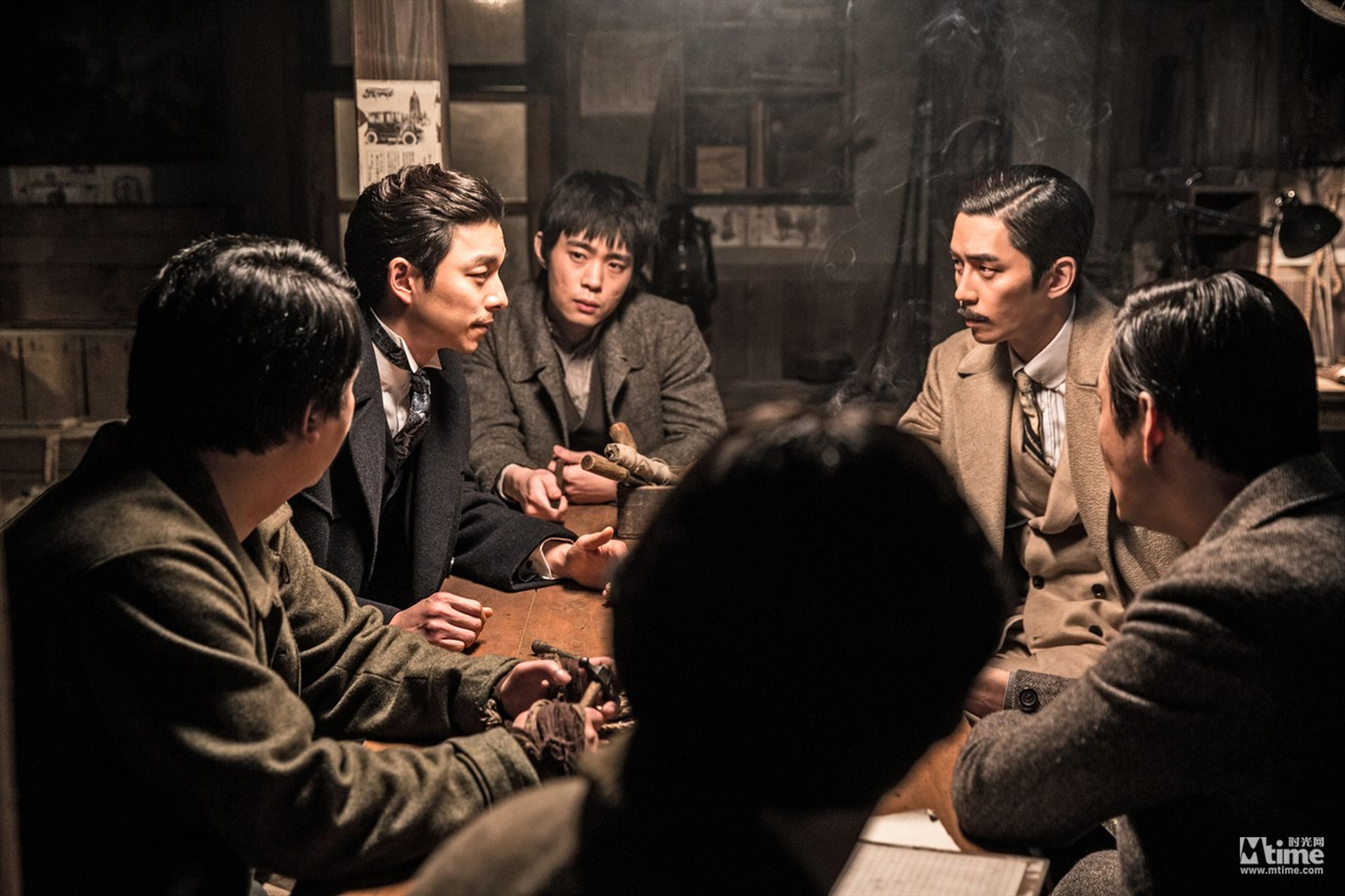 此前曝光的《密探》剧照