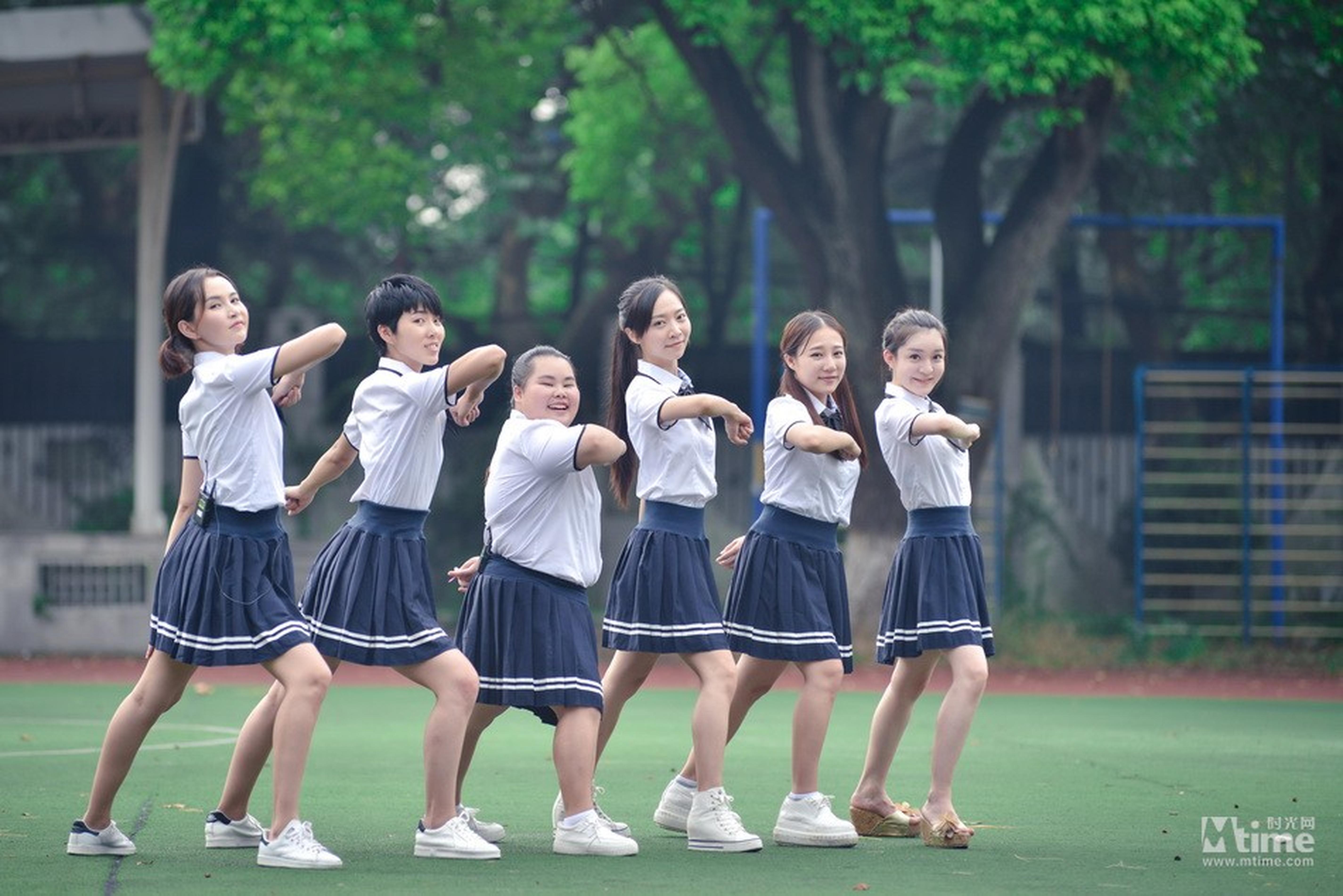 《十七岁的雨季》剧照