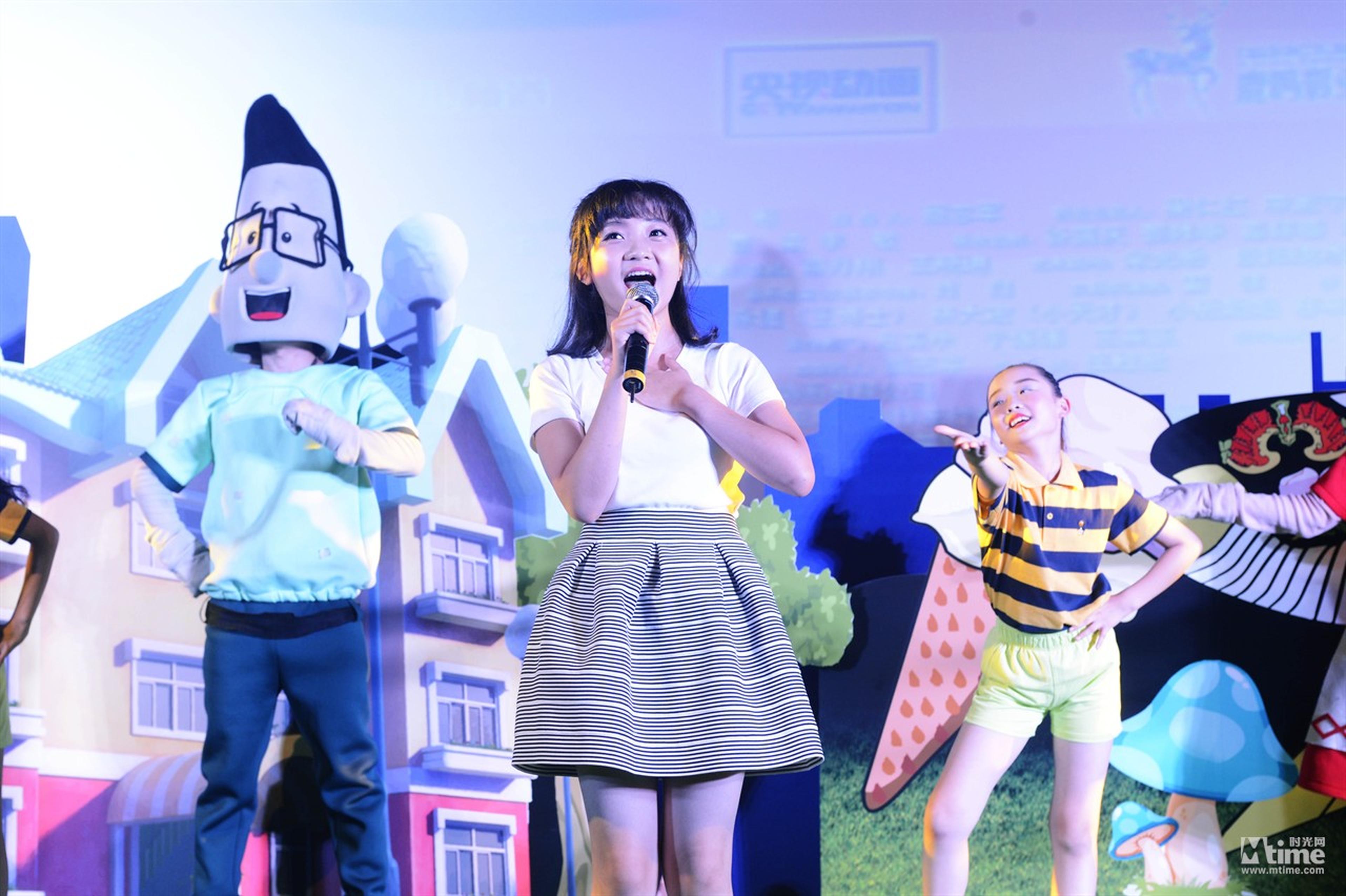 林妙可演唱电影主题曲《大头儿子和小头爸爸》