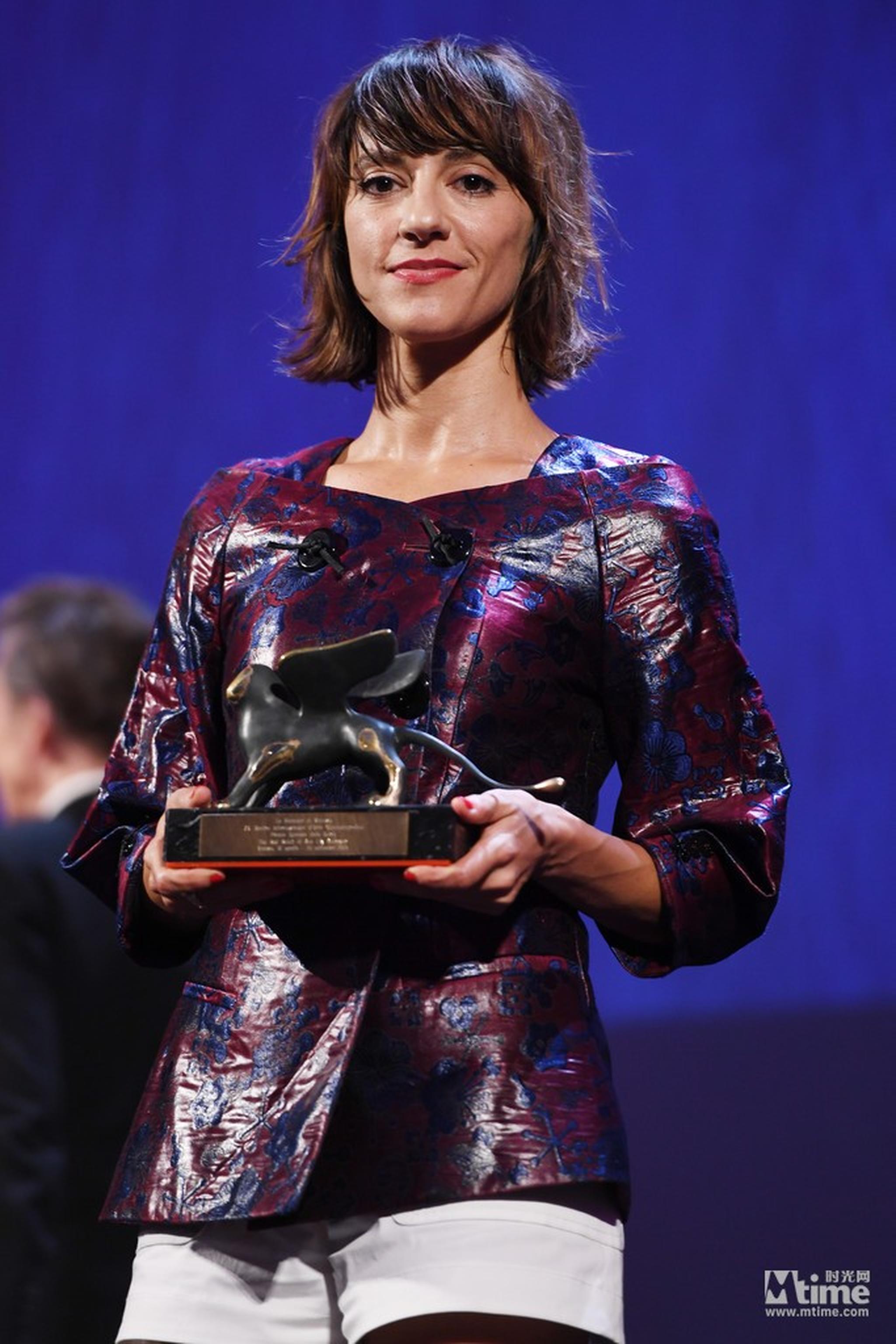 获得评审团特别奖的安娜·莉莉·阿米普尔（Source: Ian Gavan/Getty Images Europe）