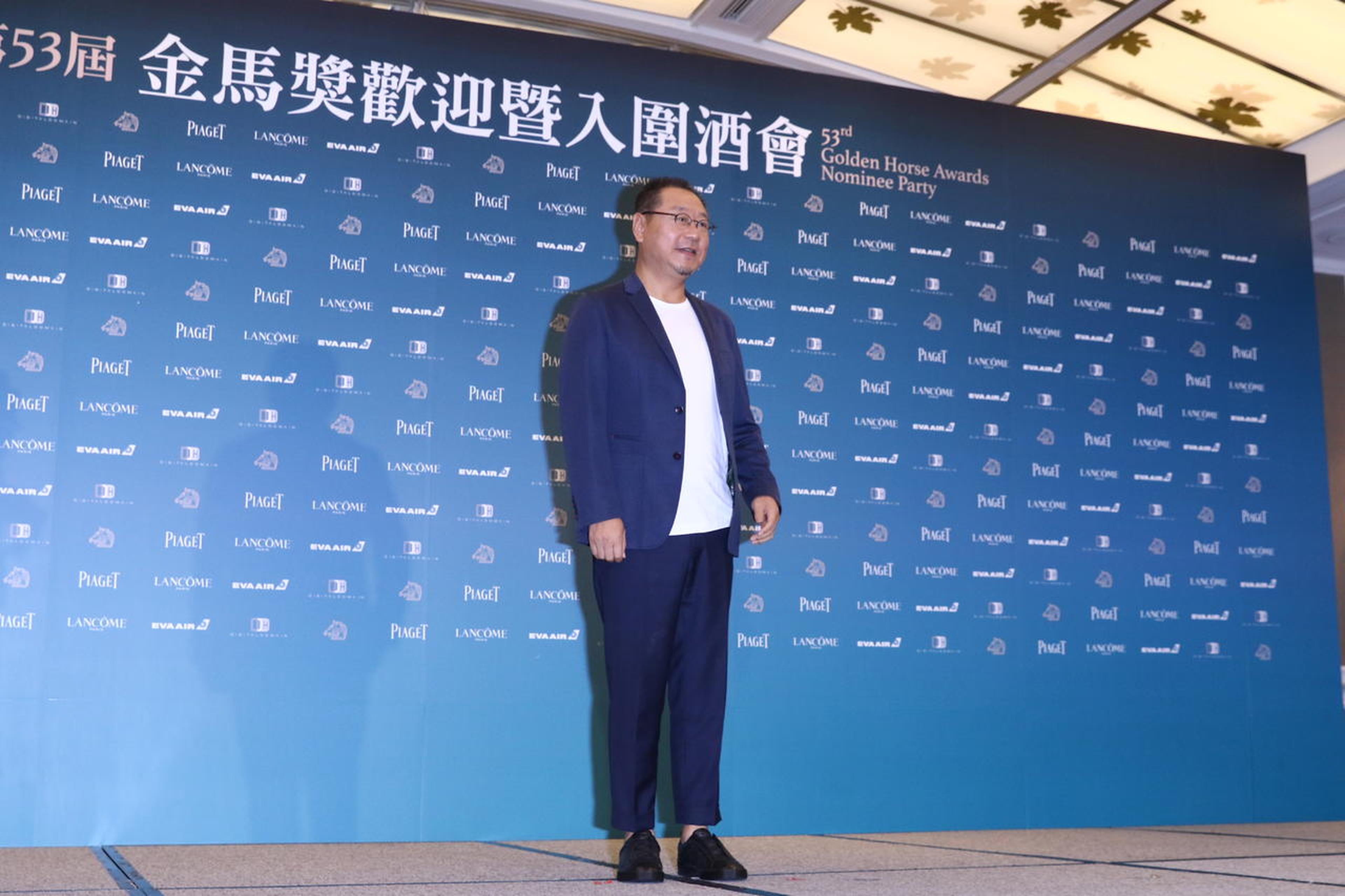 范伟老师九分裤亮相，很瘦很潮嘛！