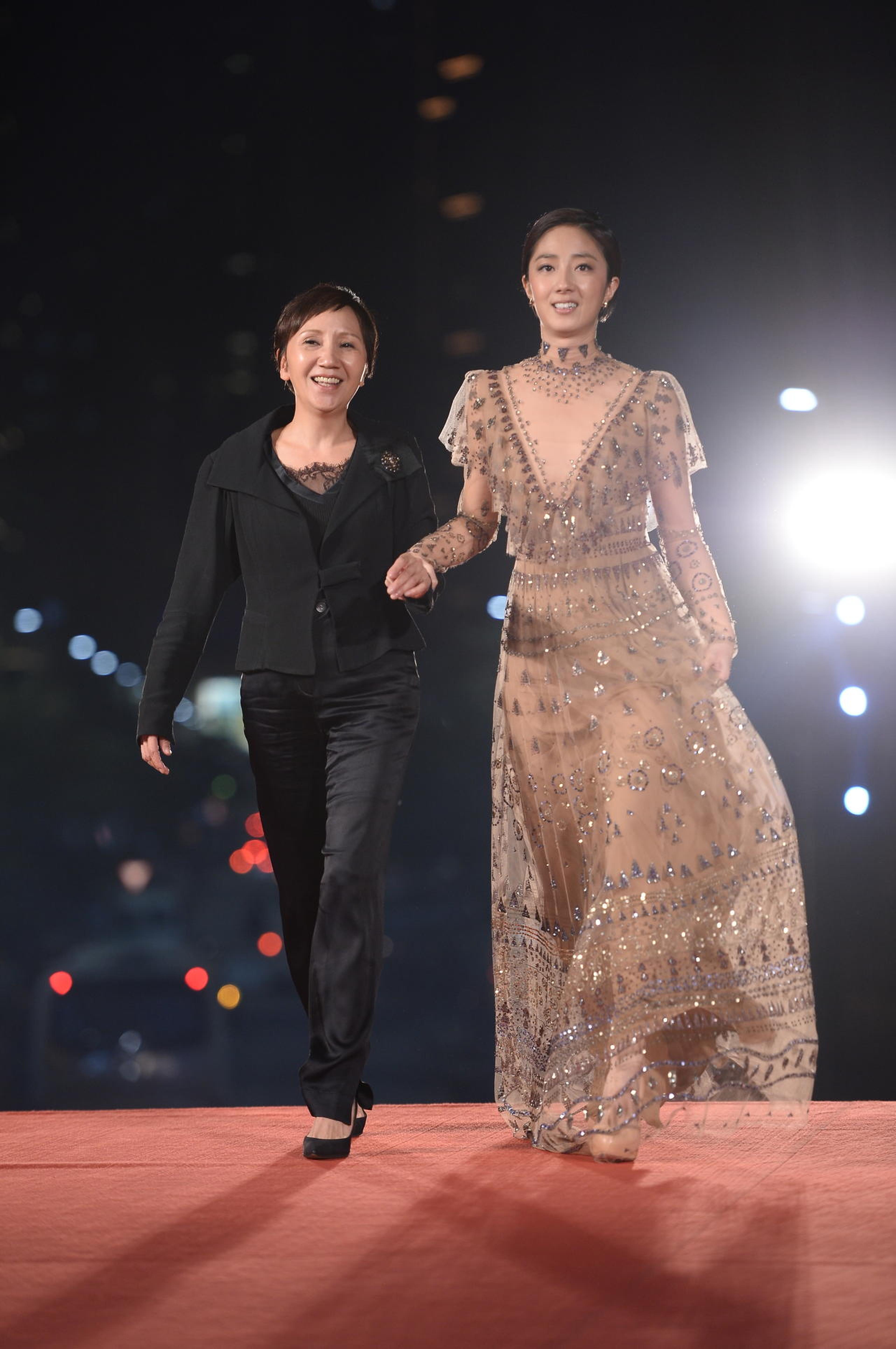首届澳门影展焦点女演员桂纶镁出席闭幕红毯