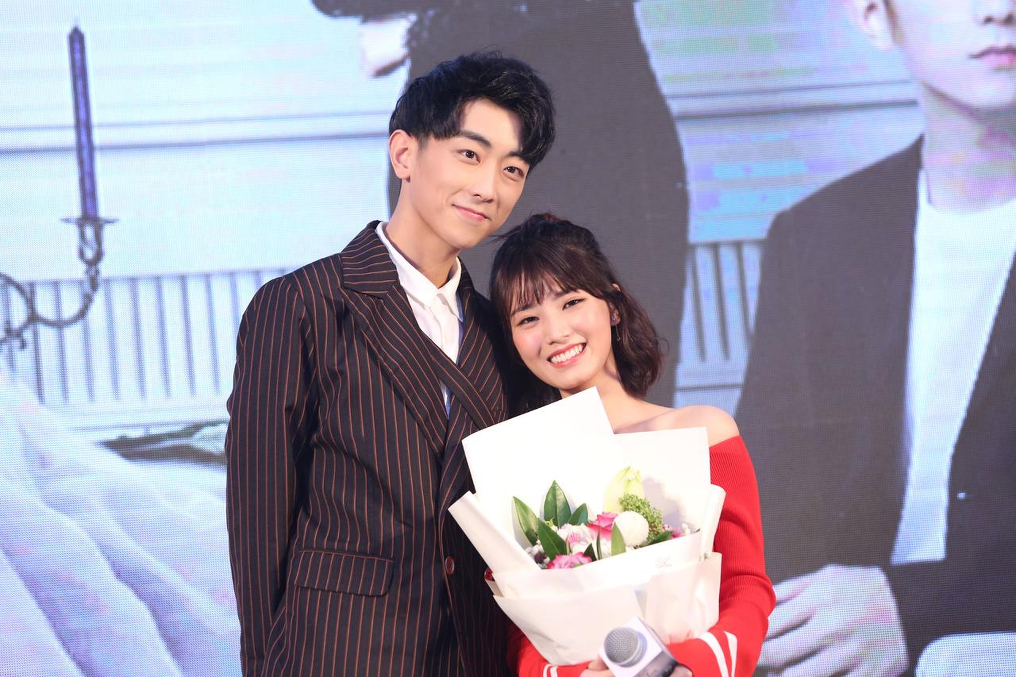 王旭东、高容方CP甜蜜合影
