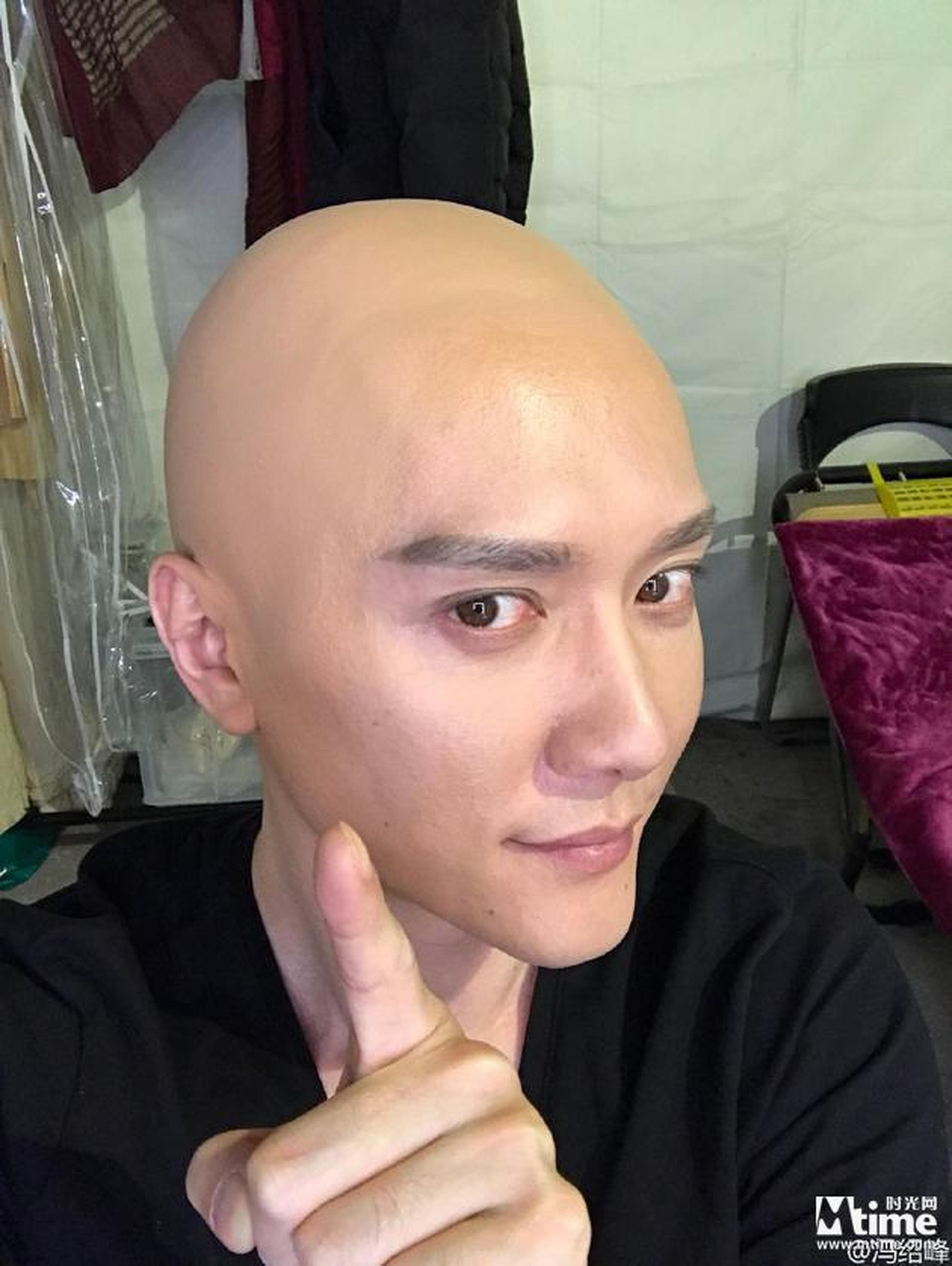 冯绍峰光头造型