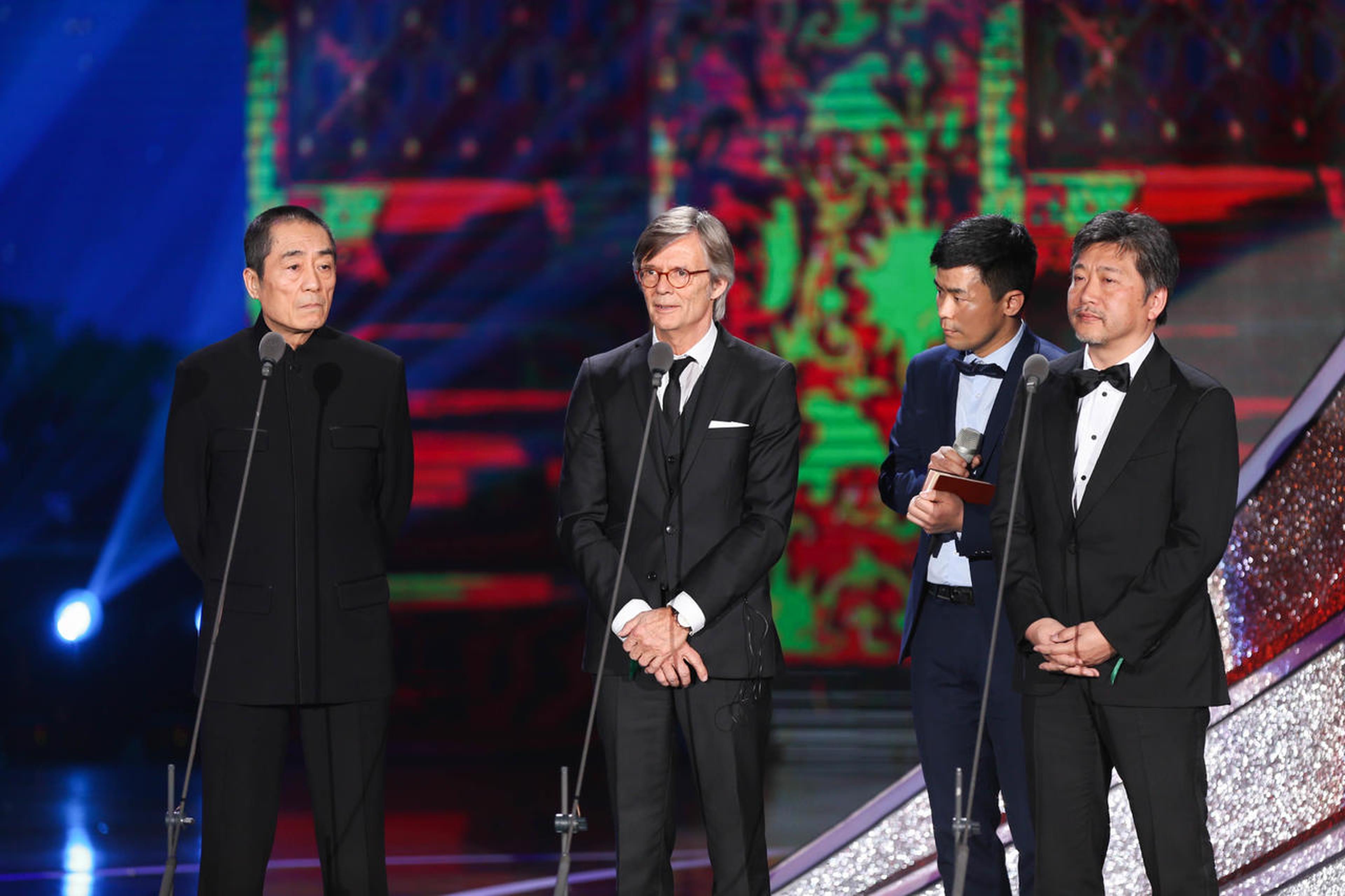 张艺谋导演、比利·奥古斯特导演、是枝裕和导演现场颁奖礼