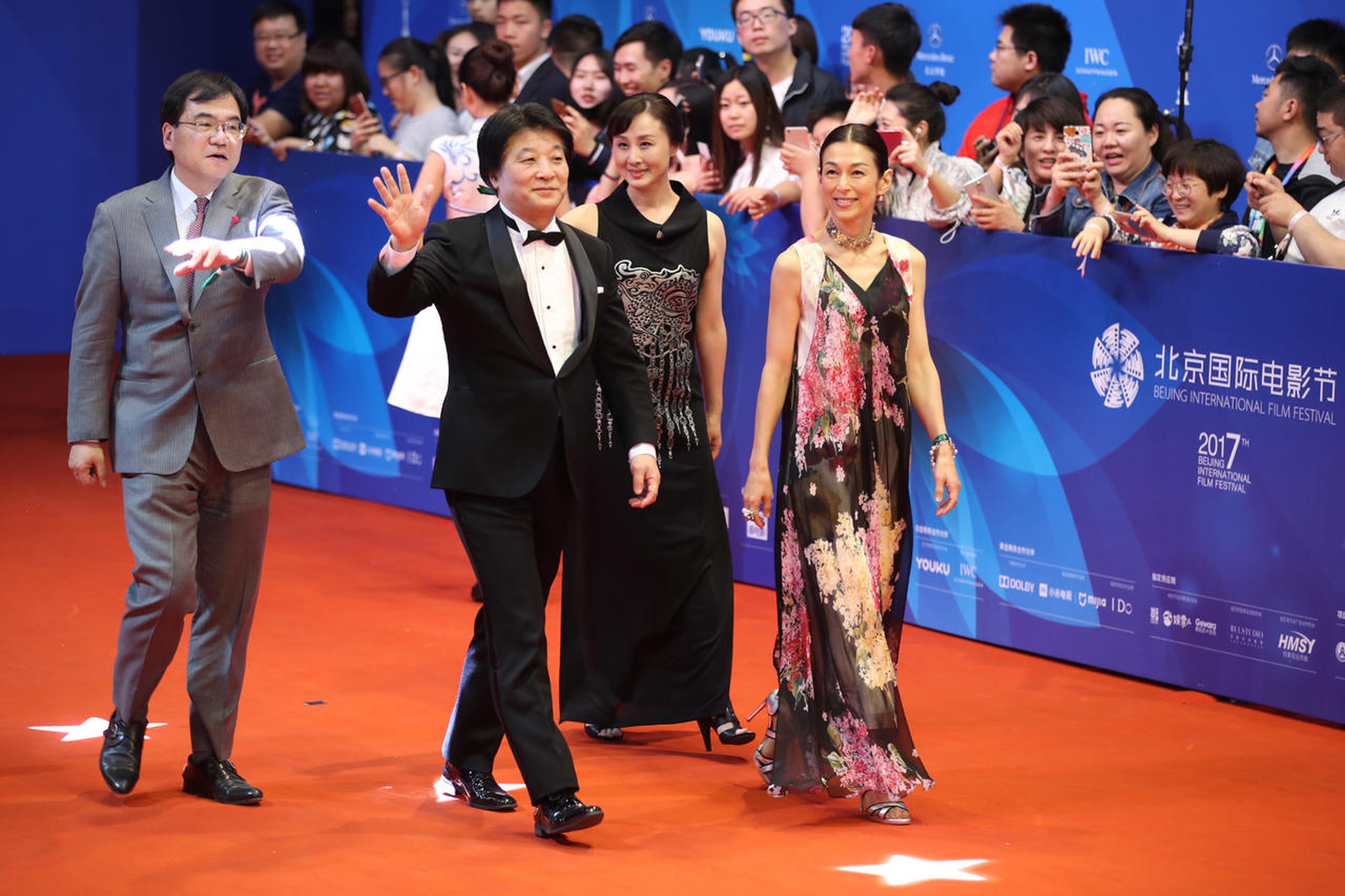 第七届北京电影节闭幕红毯，铃木保奈美及《卡农》剧组亮相红毯