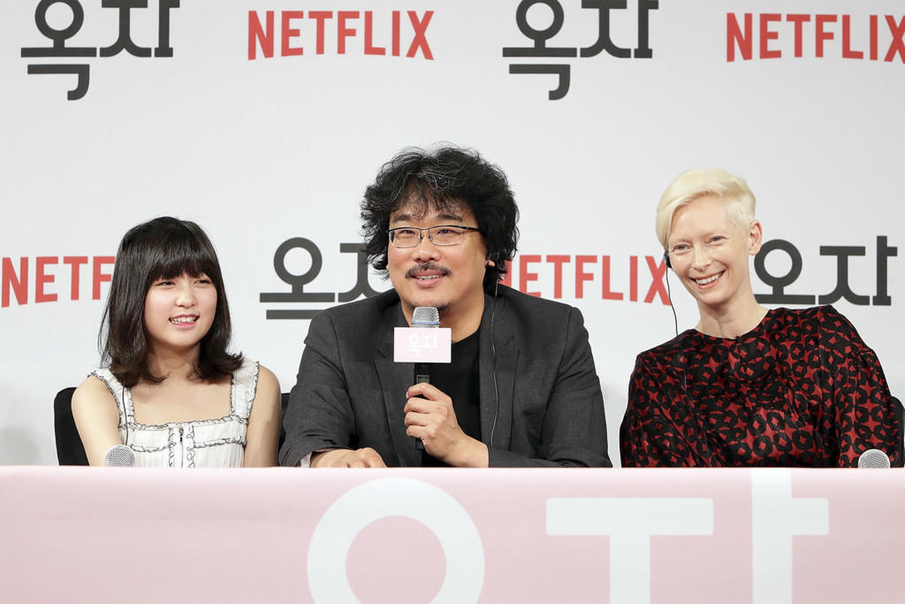 安瑞娴、奉俊昊和蒂尔达·斯文顿