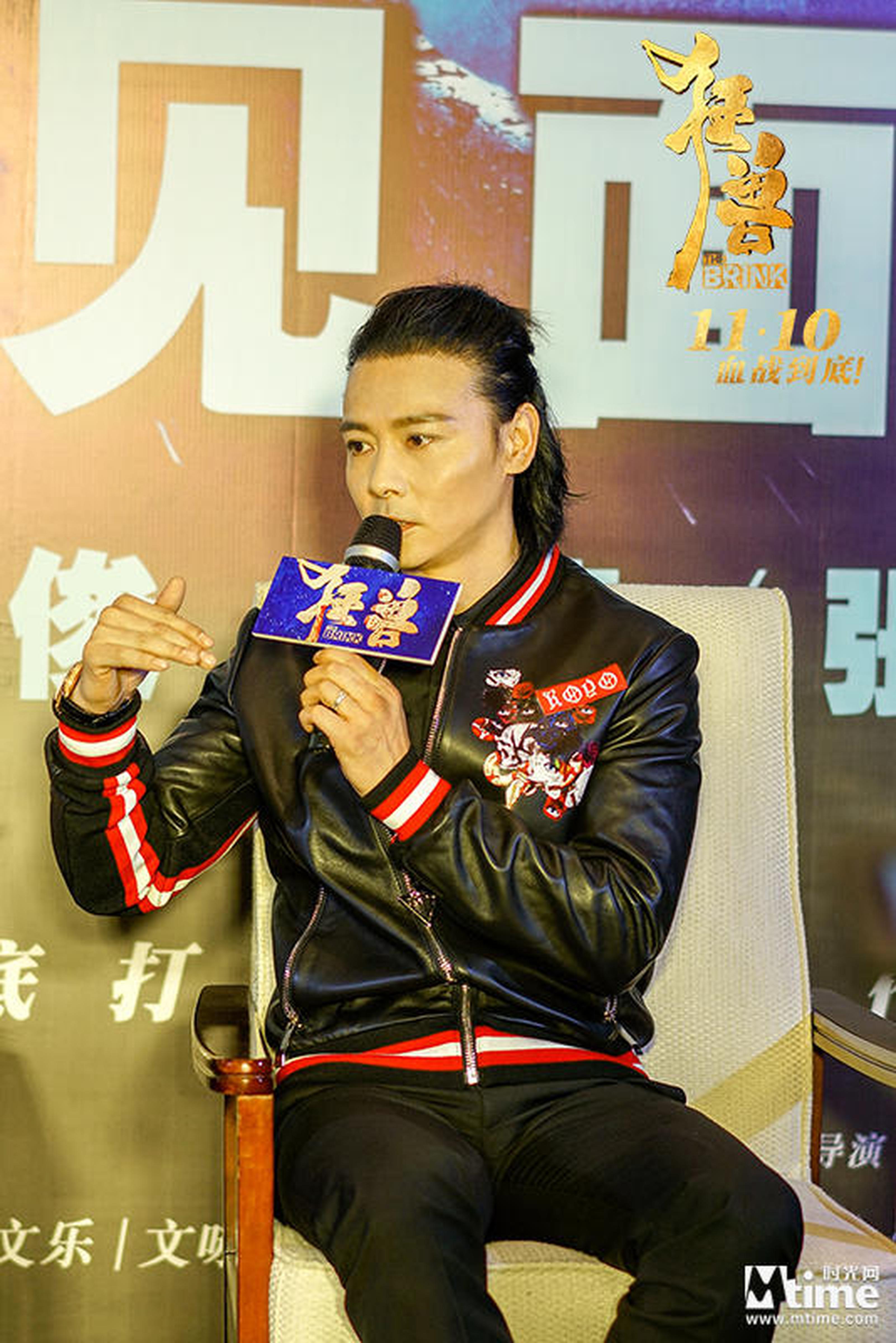张晋现场与粉丝分享趣事