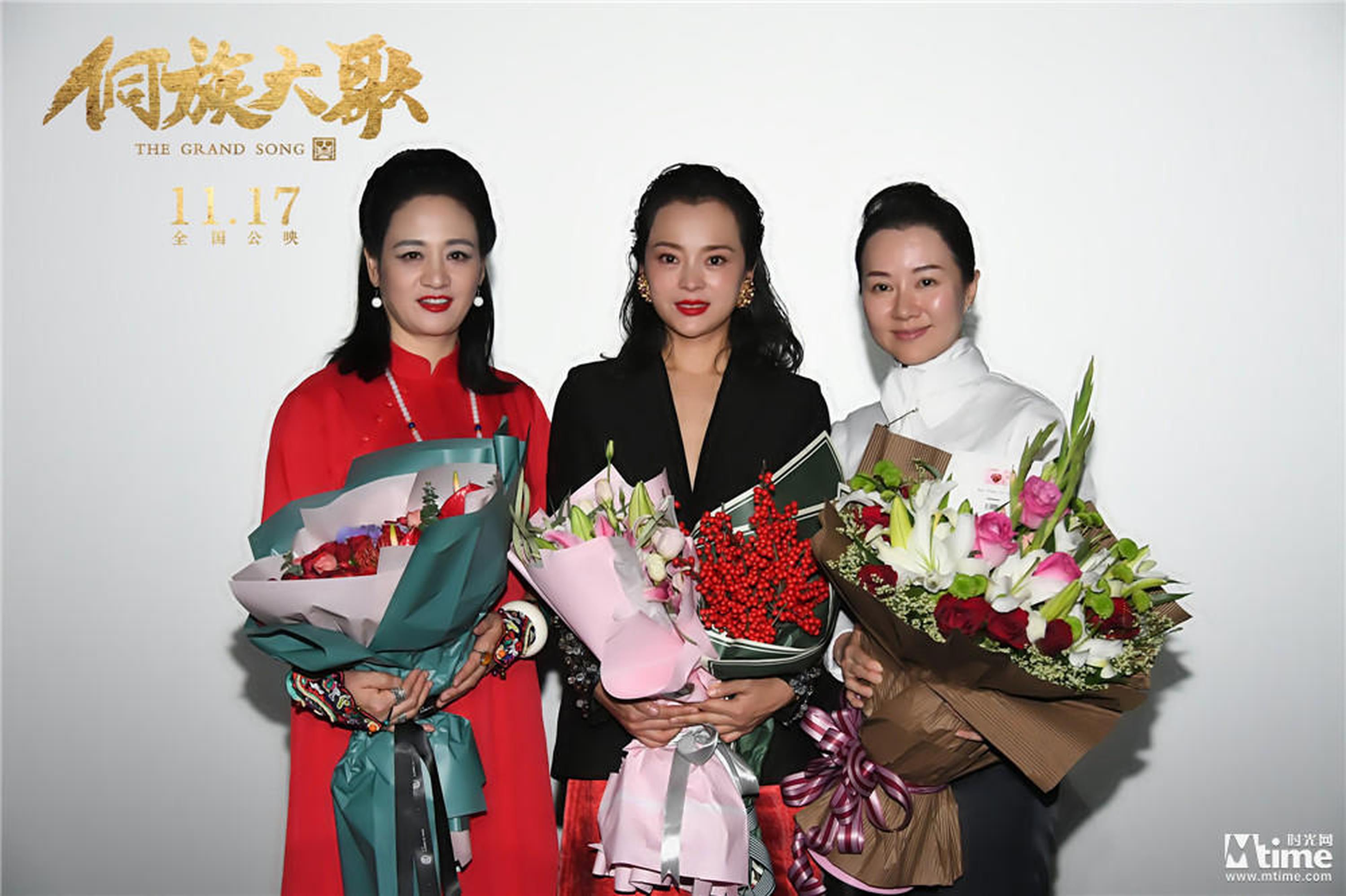 演员王嘉、伍宇娟、王春子和观众分享影片拍摄幕后