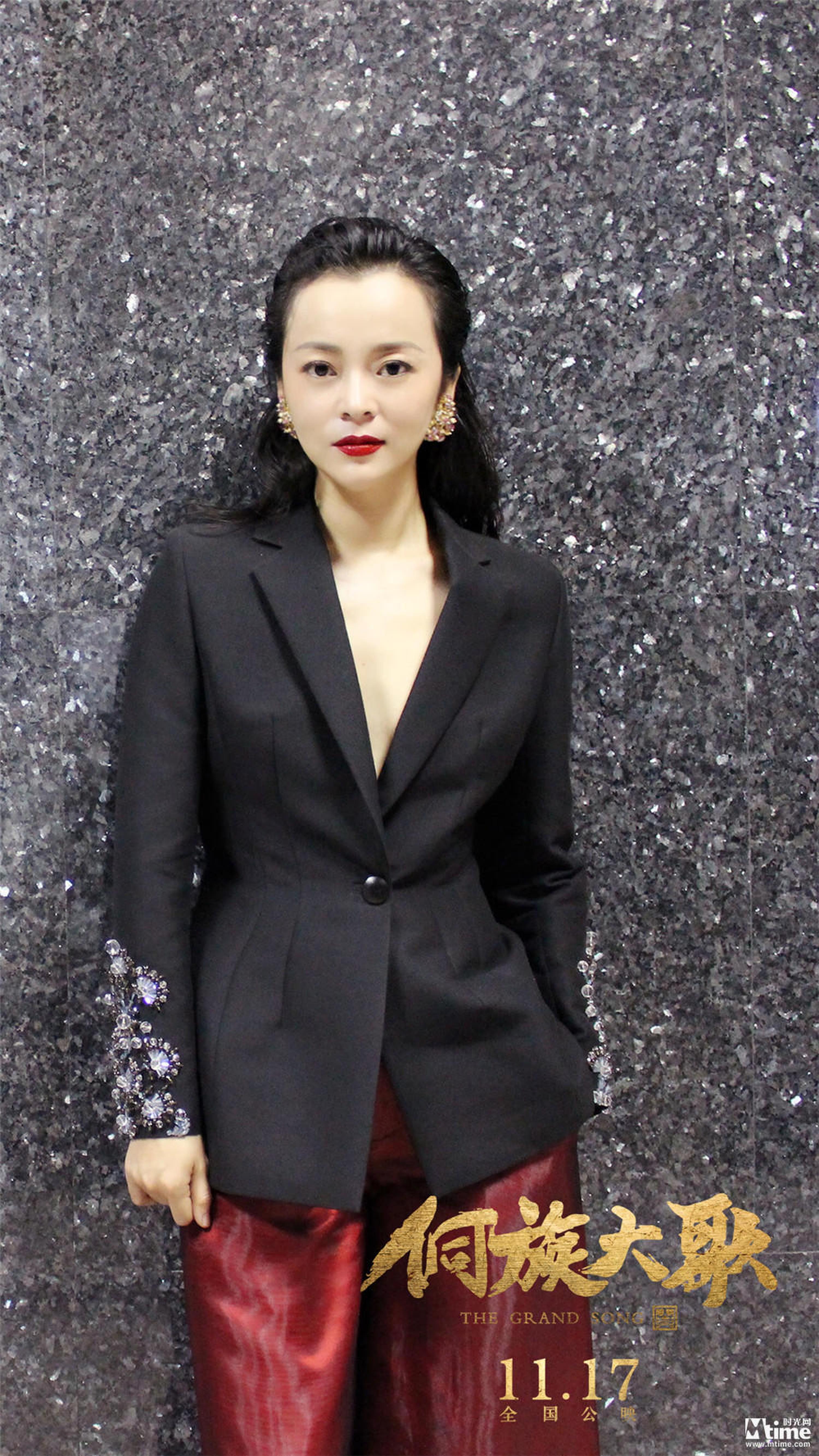 演员王嘉在《侗族大歌》北京见面会现场