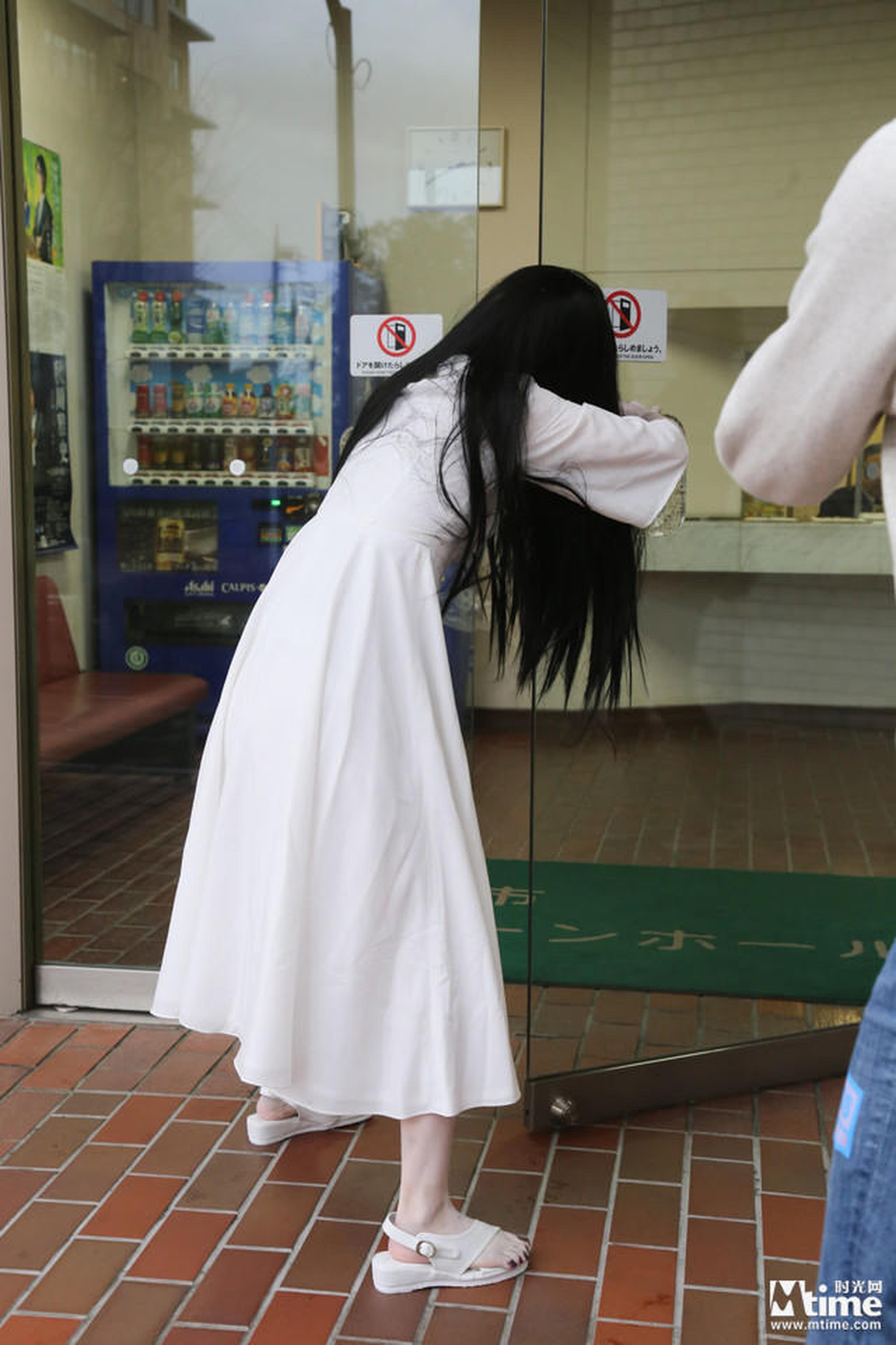 贞子现身街头