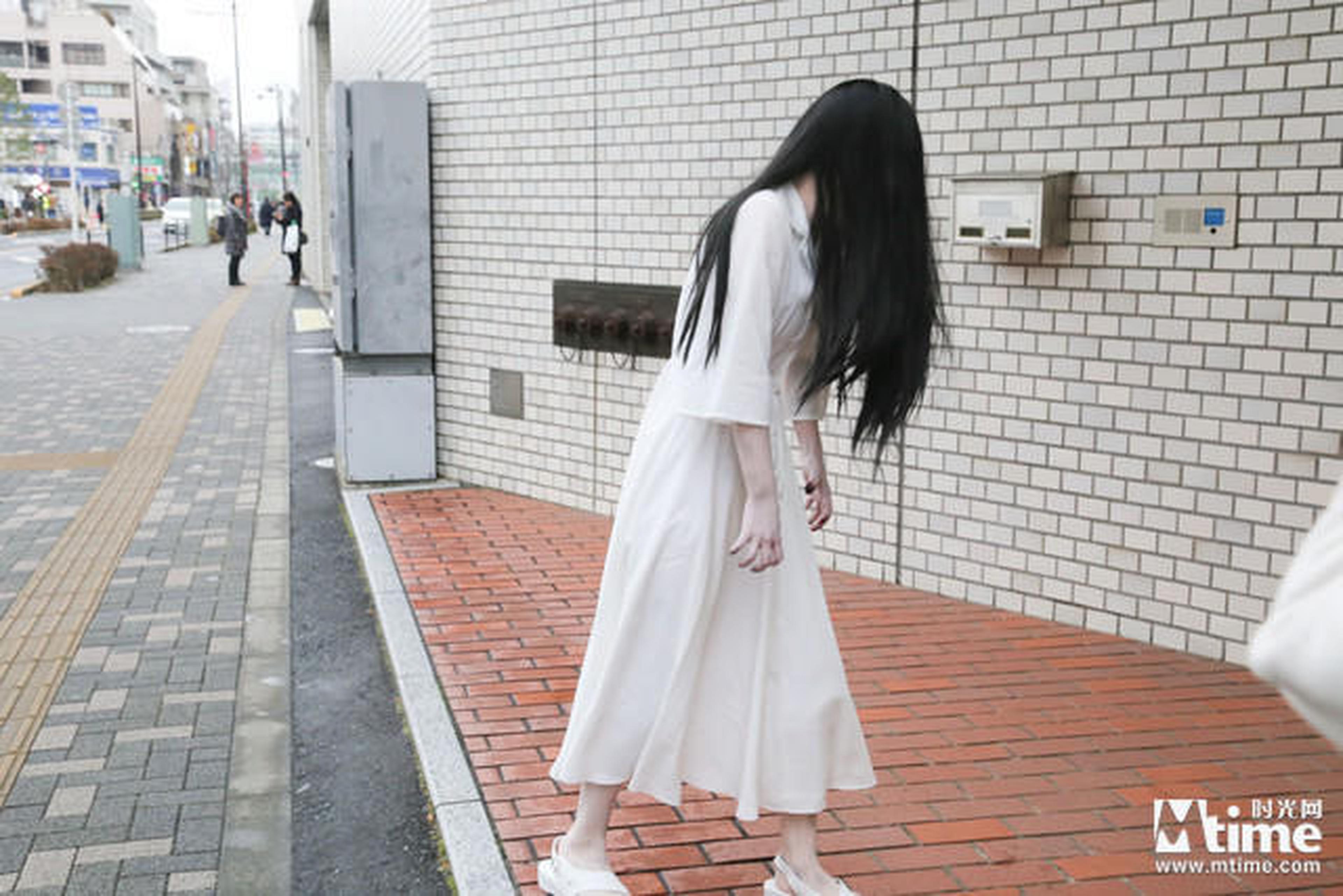 贞子出没街头